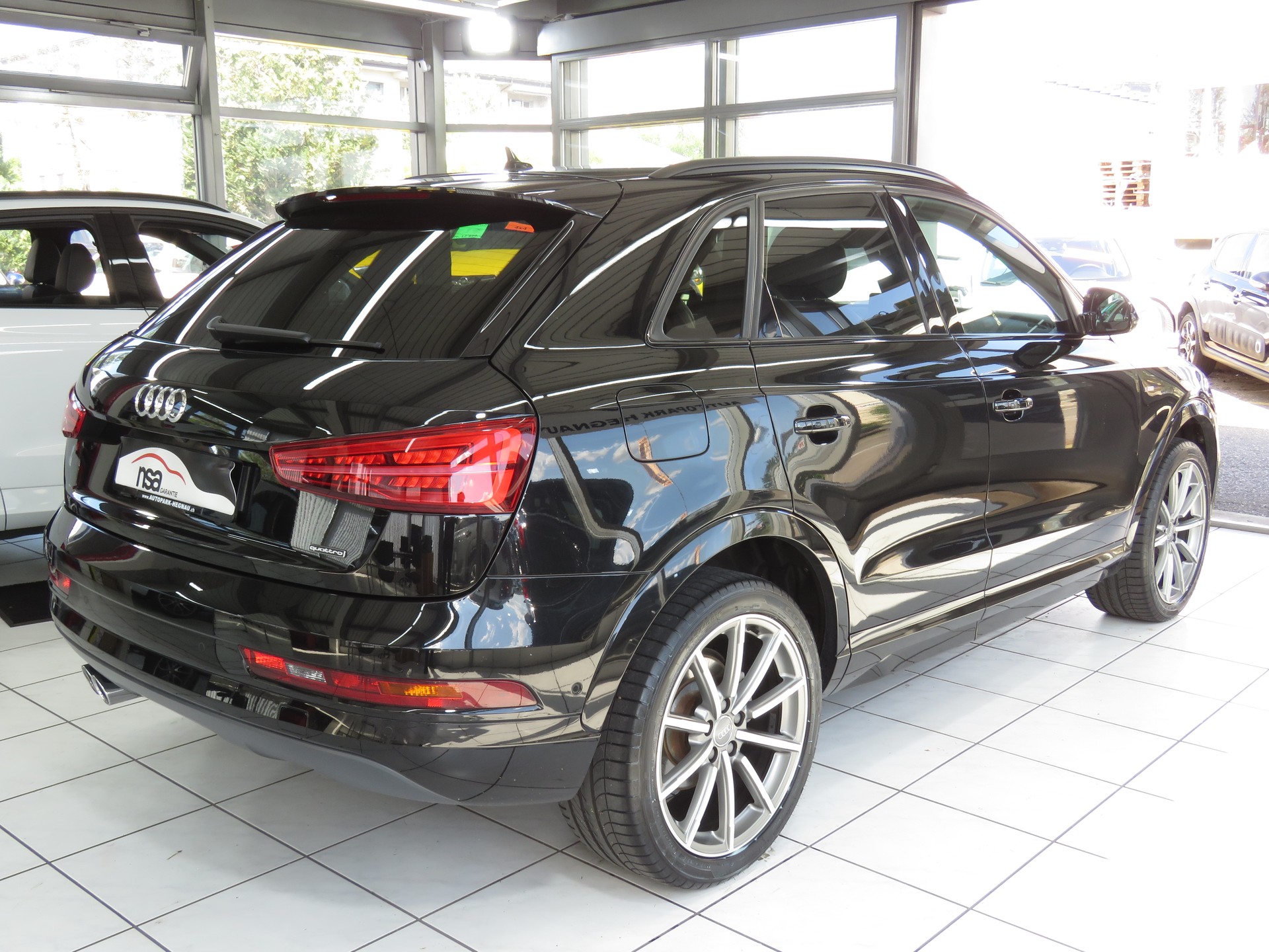 AUDI Q3 2.0 TDI Sport Quattro S-tronic (Automat)-showroom-element-3