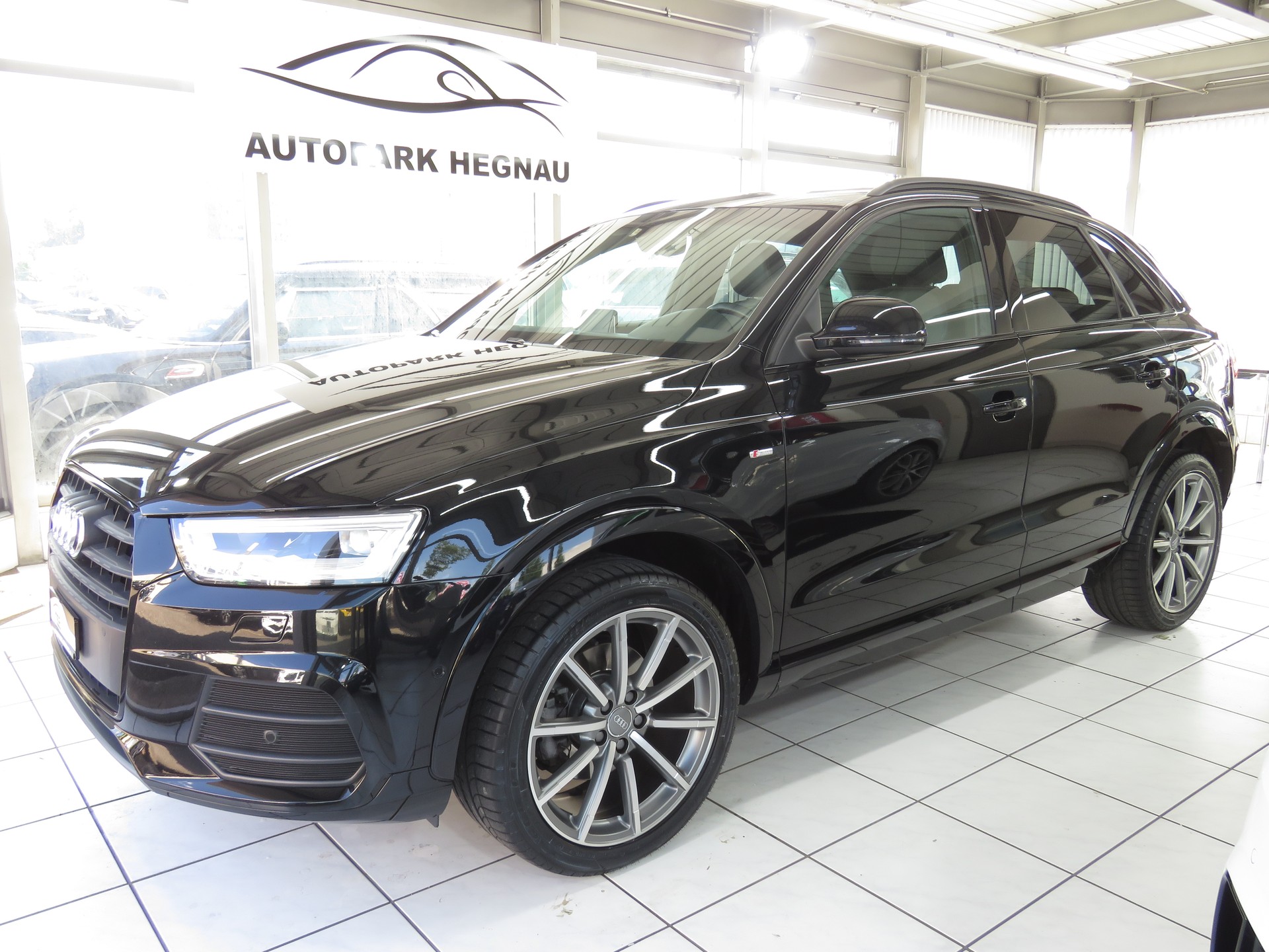 AUDI Q3 2.0 TDI Sport Quattro S-tronic (Automat)