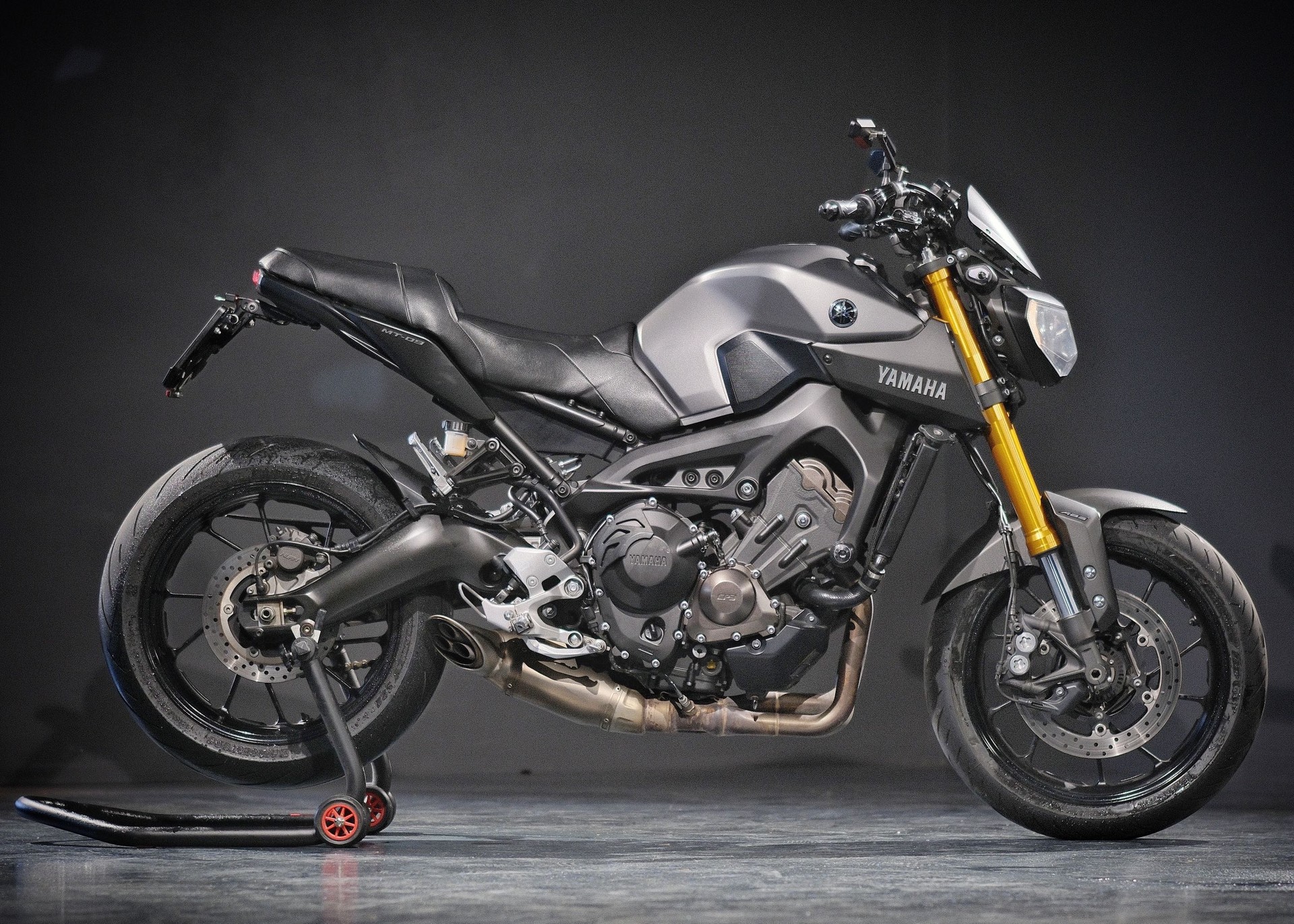 YAMAHA MT-09 ABS-image-1