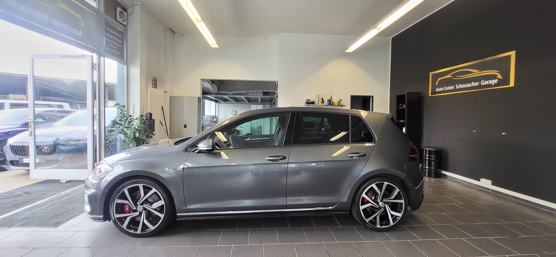 VW Golf 2.0 TSI GTI Performance DSG-showroom-element-3