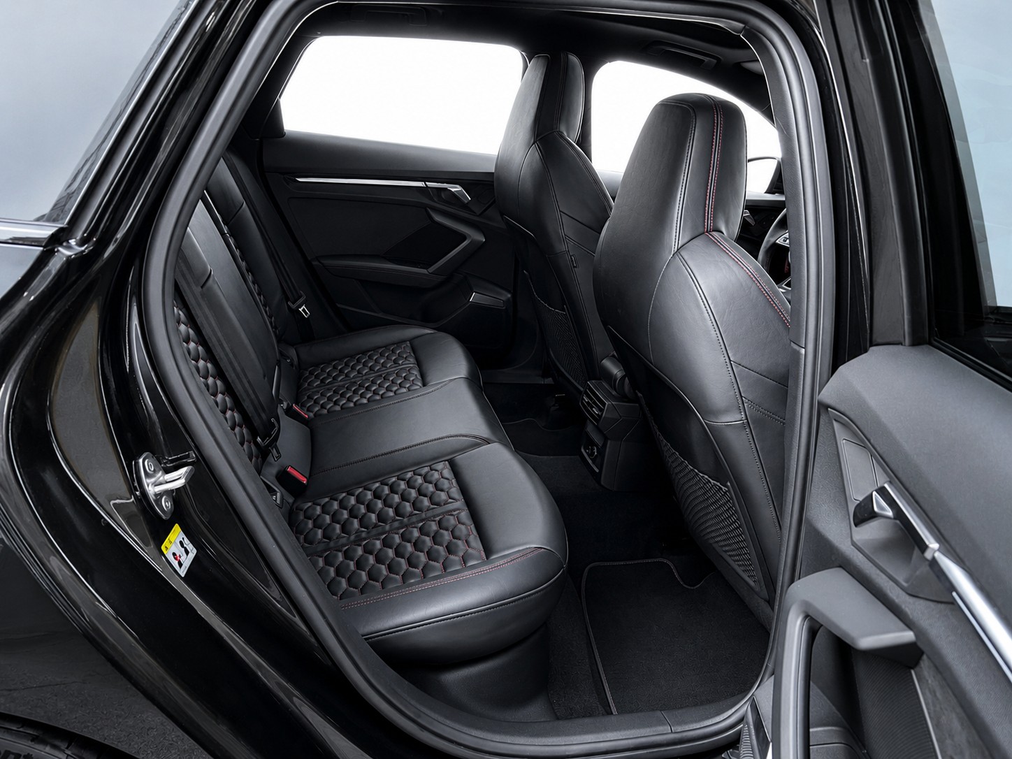 AUDI RS3 Sportback 2.5 TFSI quattro S-Tronic-image-13