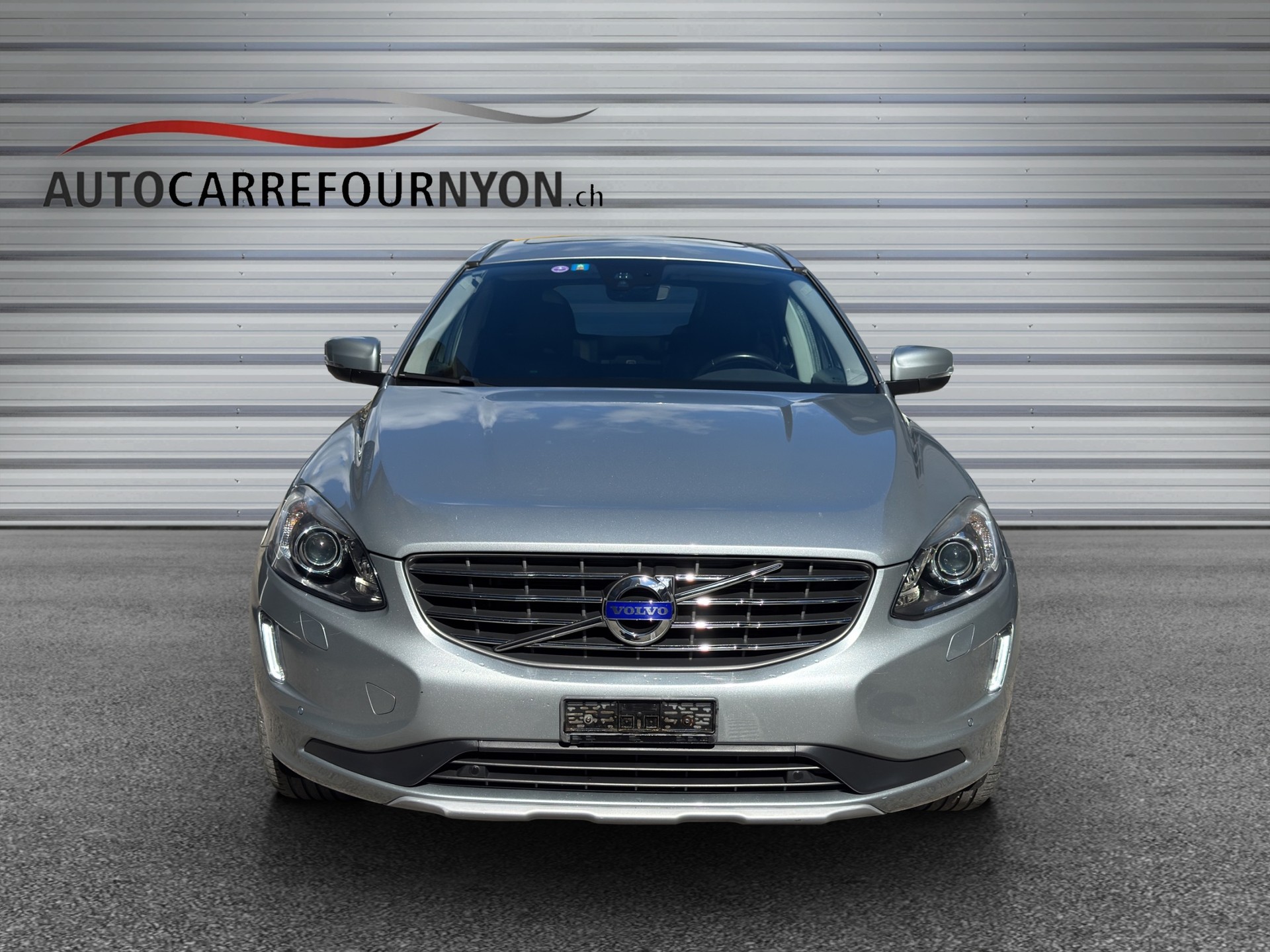 VOLVO XC60 T5 AWD Momentum Geartronic-showroom-element-1