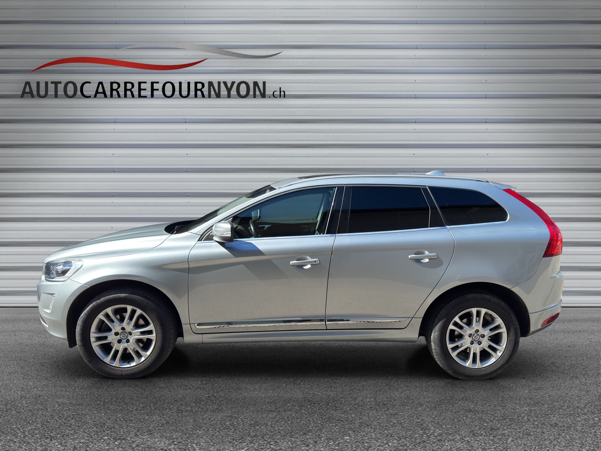 VOLVO XC60 T5 AWD Momentum Geartronic-showroom-element-2