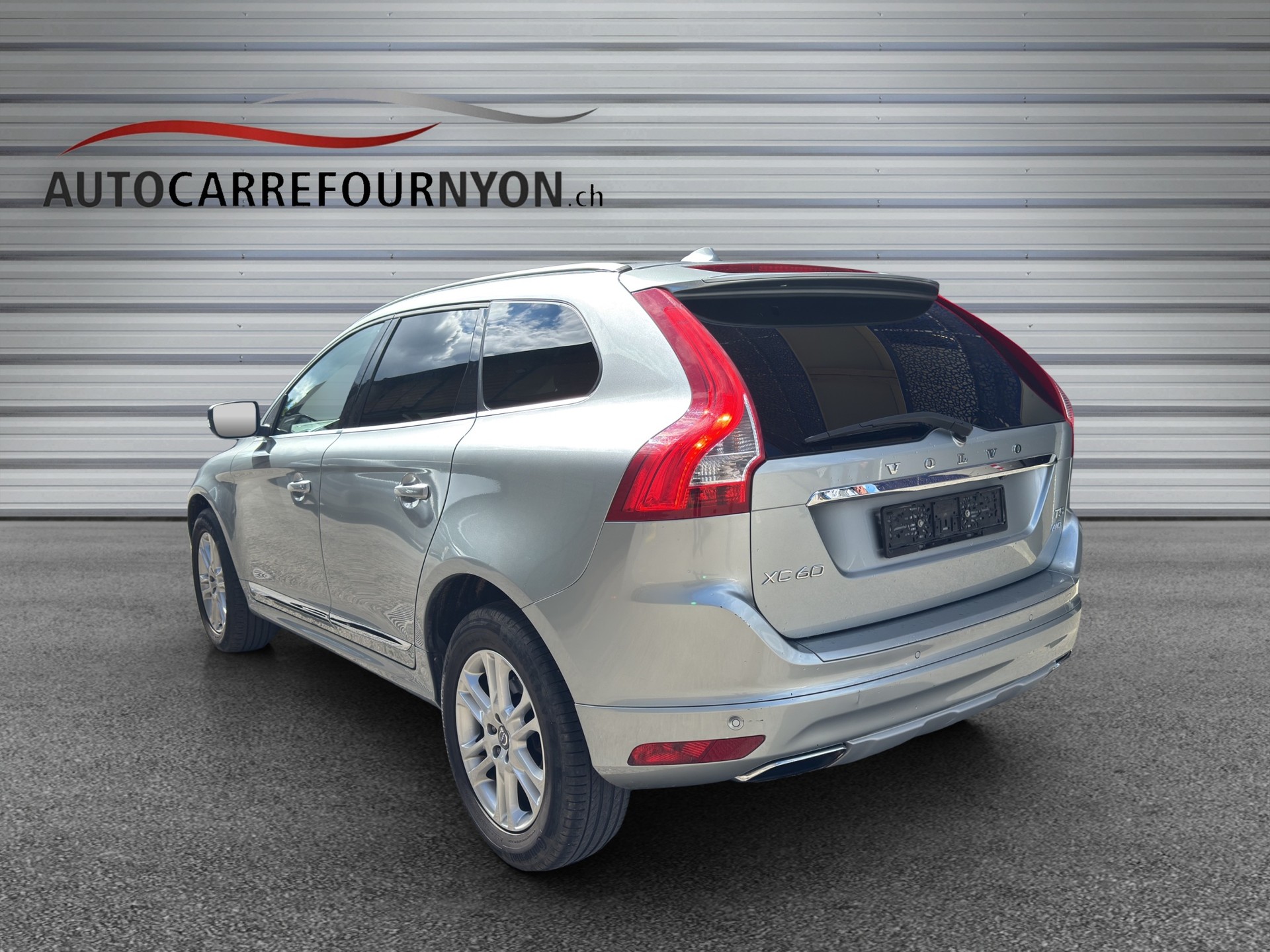 VOLVO XC60 T5 AWD Momentum Geartronic-showroom-element-3