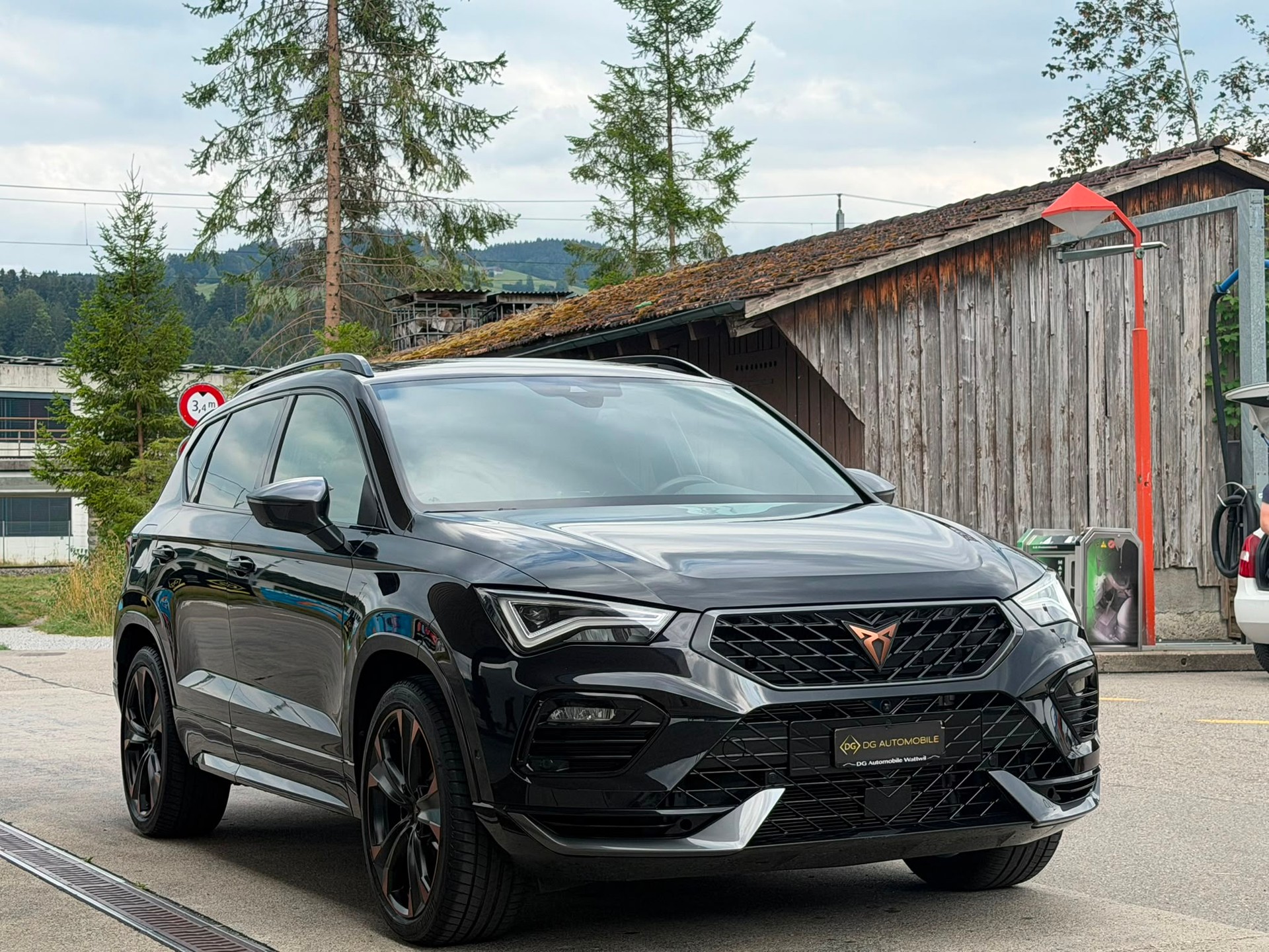 CUPRA Ateca 2.0TSI 4Drive DSG Top Ausgestattet**El. Anhängerkupplung**Cupra- & Startknopf am Lenkrad**Assistenzpaket XL**DCC*-showroom-element-2