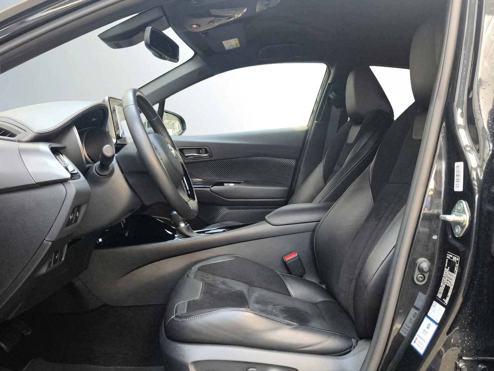 TOYOTA C-HR 2.0 VVTi HSD Move-image-4