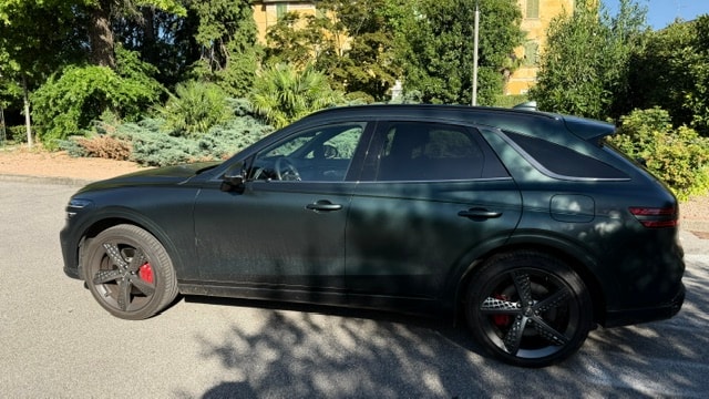 GENESIS GV70 2.5 TGDI Sport AT8 AWD-image-2