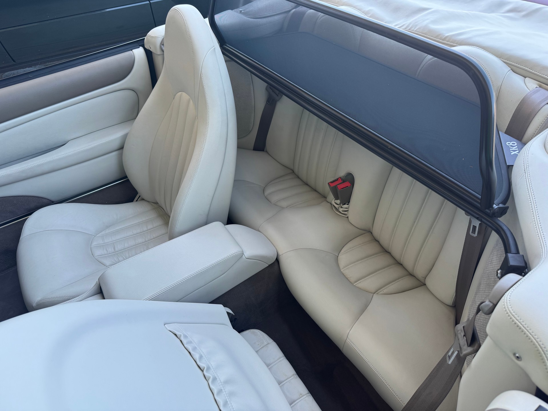JAGUAR XK8 4.0-image-17