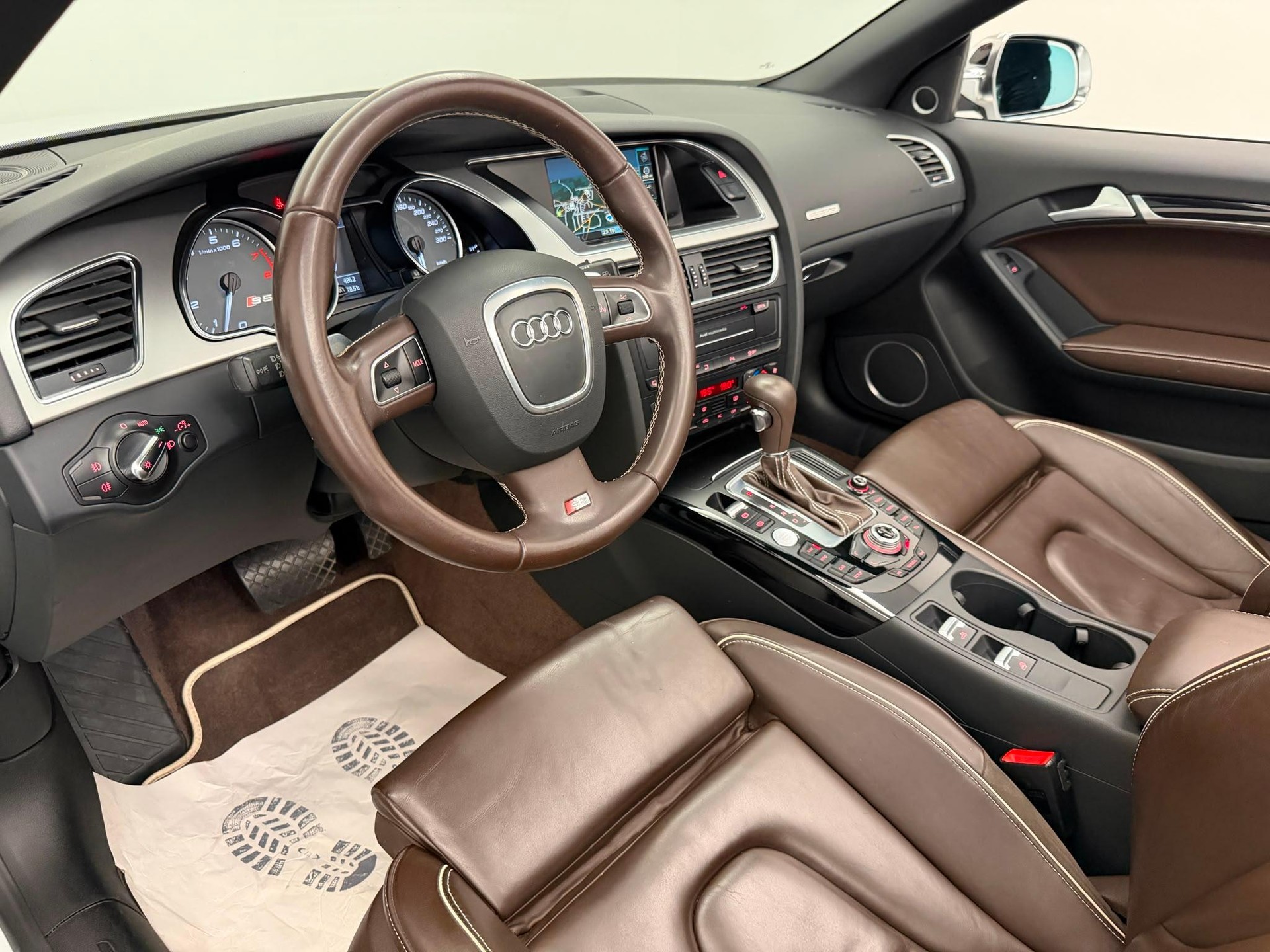 AUDI S5 Cabriolet 3.0 V6 TFSI quattro S-Tronic-image-11