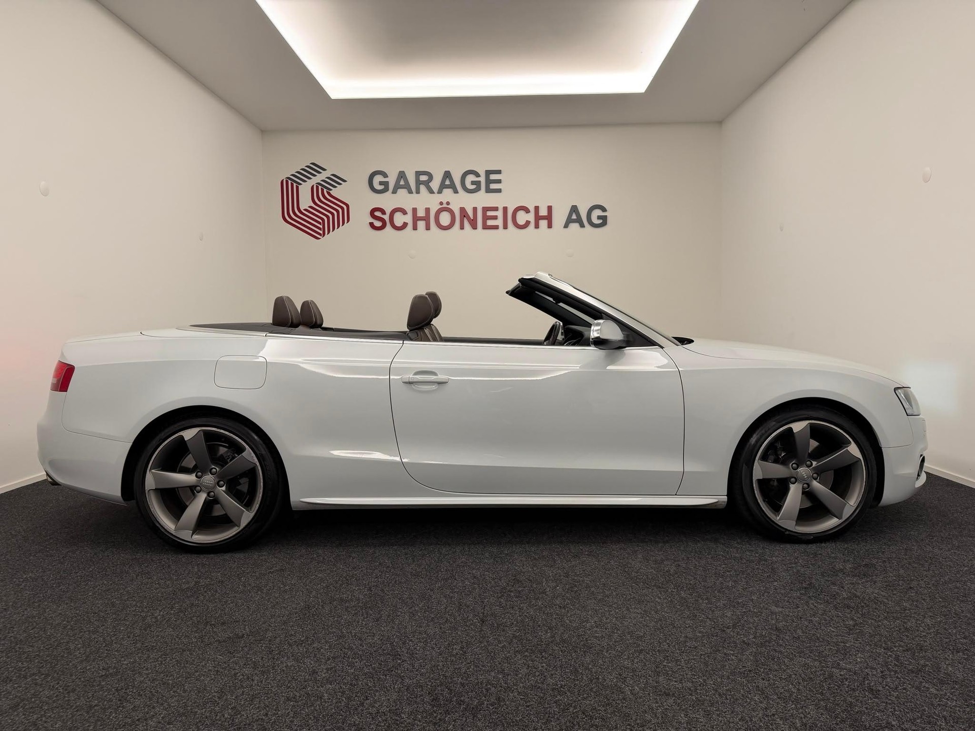 AUDI S5 Cabriolet 3.0 V6 TFSI quattro S-Tronic-showroom-element-2