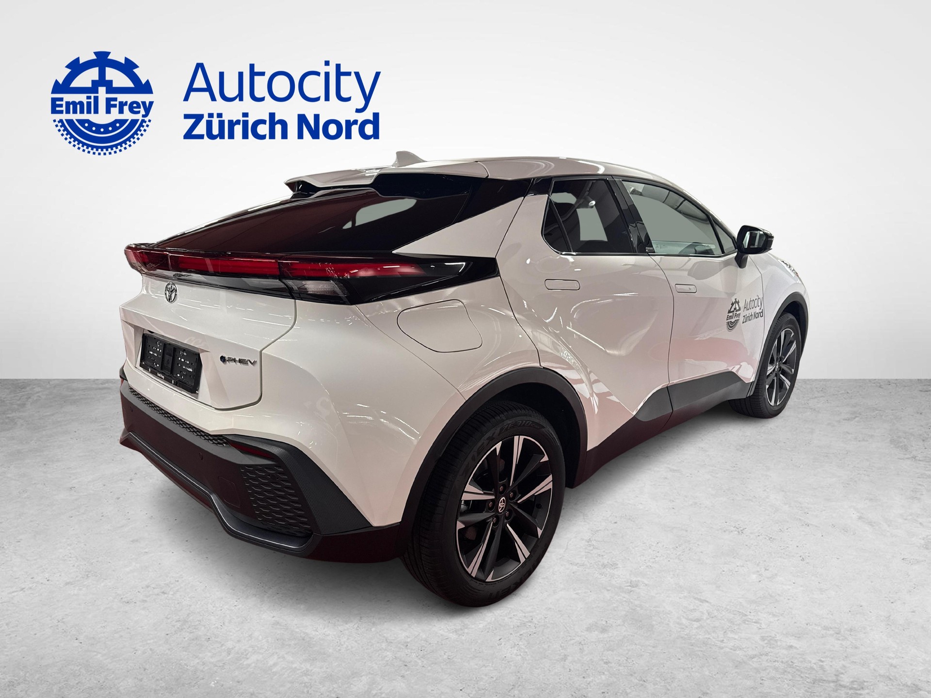 TOYOTA C-HR 2.0 PHEV Swiss Edition-image-5