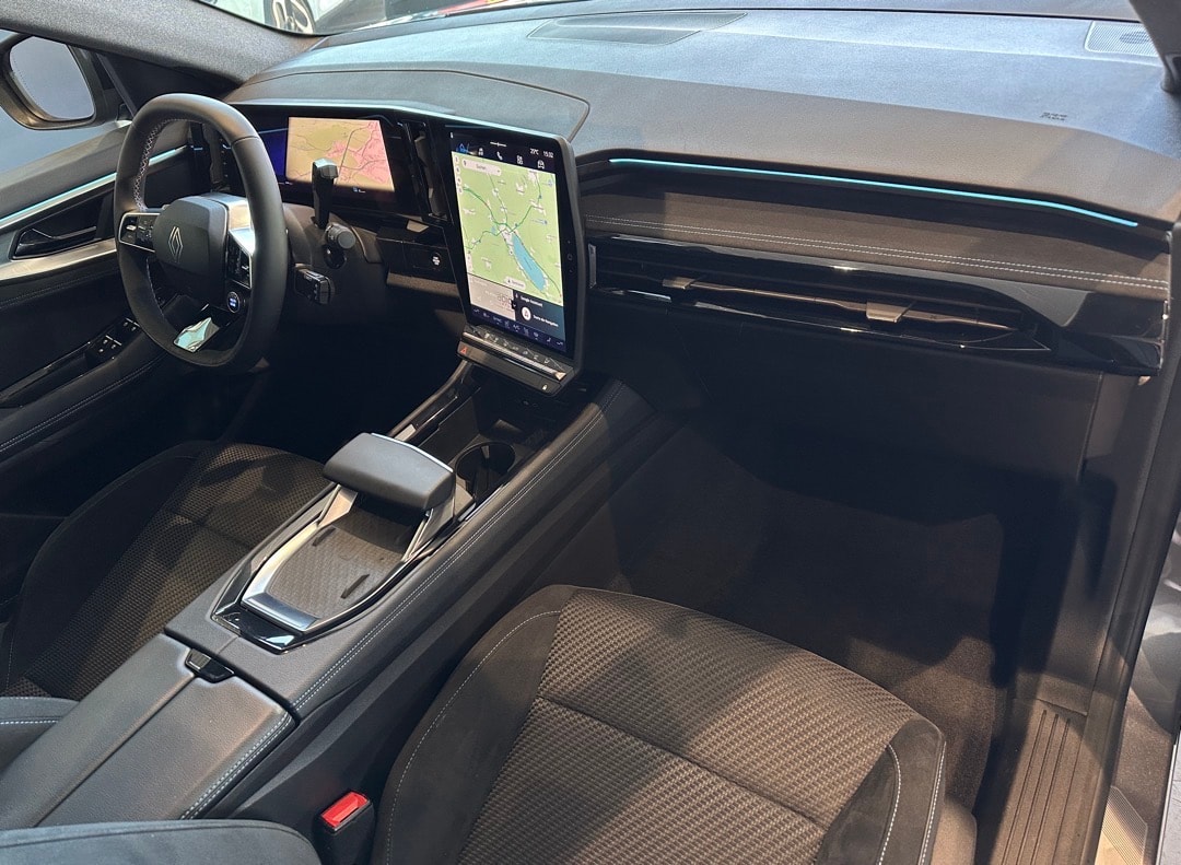 RENAULT Austral 1.2 HEV 200 Techno Esprit Alpine A-image-15