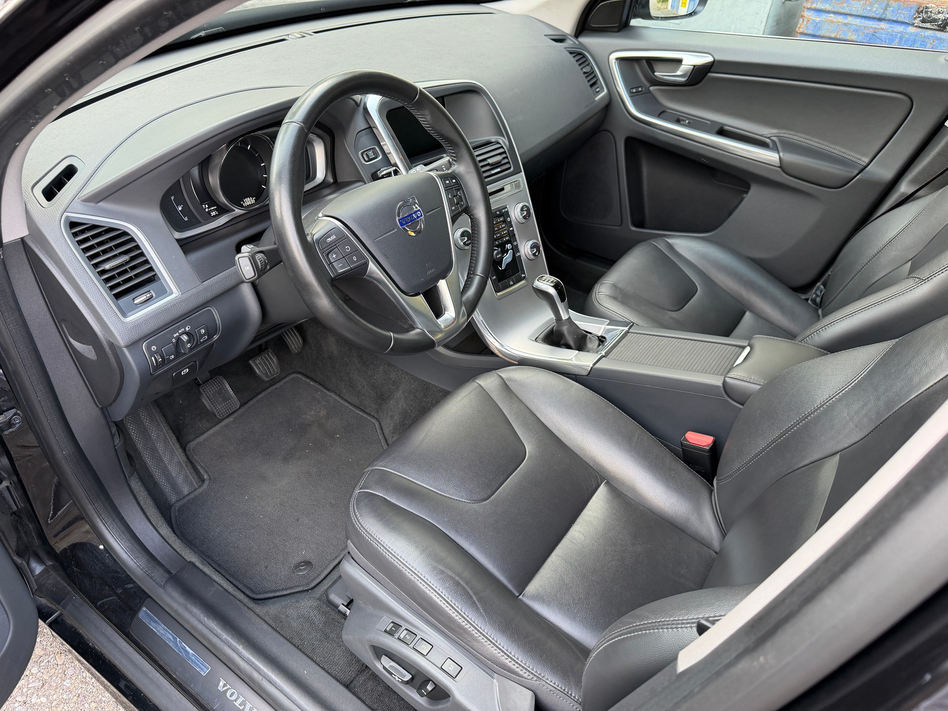 VOLVO XC60 2.0 D4 FWD Summum S/S đ€-image-8
