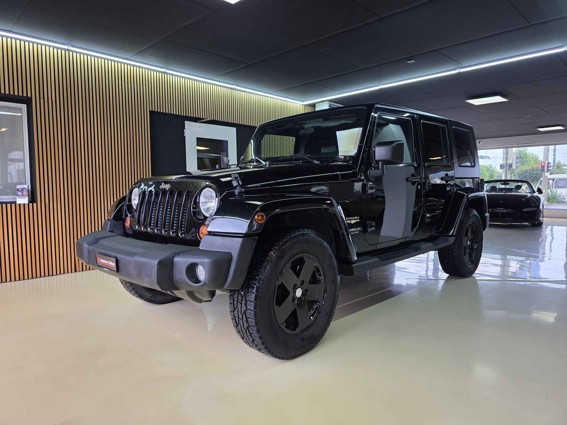 JEEP Wrangler 2.8CRD Unlimited Sahara Automatic-showroom-element-2