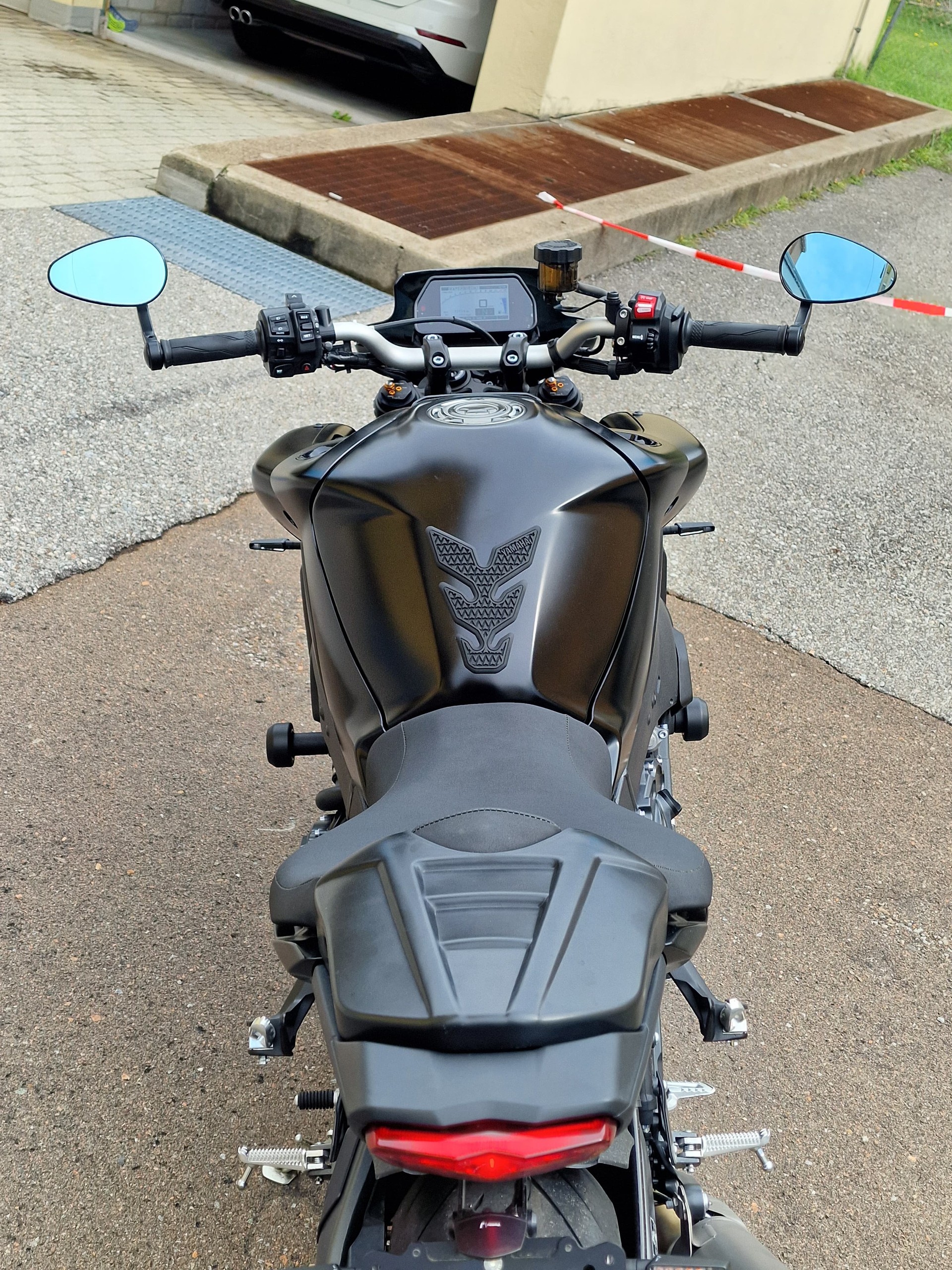 YAMAHA MT-10 ABS-image-8