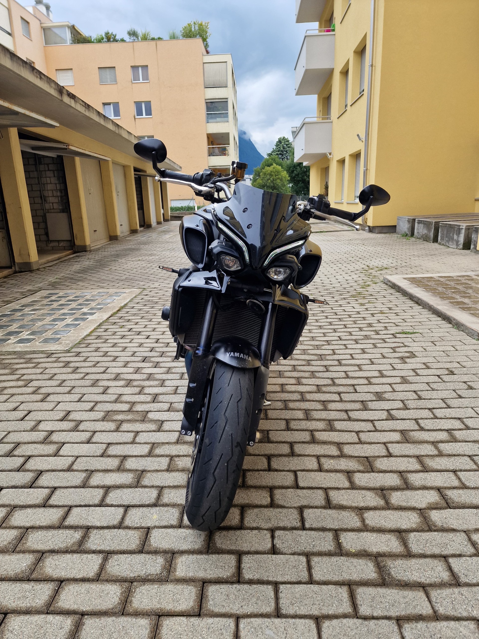 YAMAHA MT-10 ABS-image-4