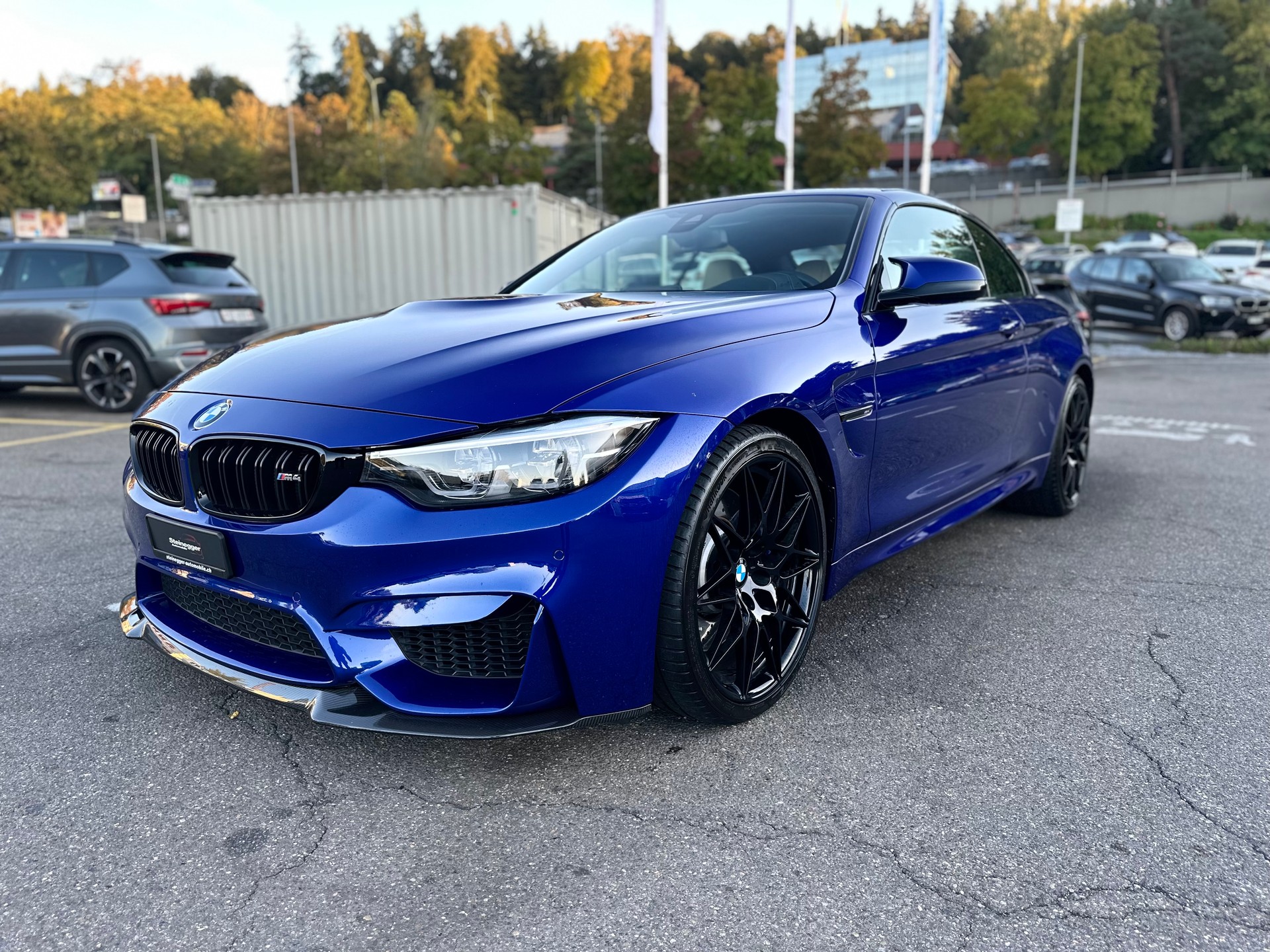 BMW M4 Cabriolet Drivelogic M Competition ° Einzelstück ° San Marino Blau ° Innen Weiss °-image-5