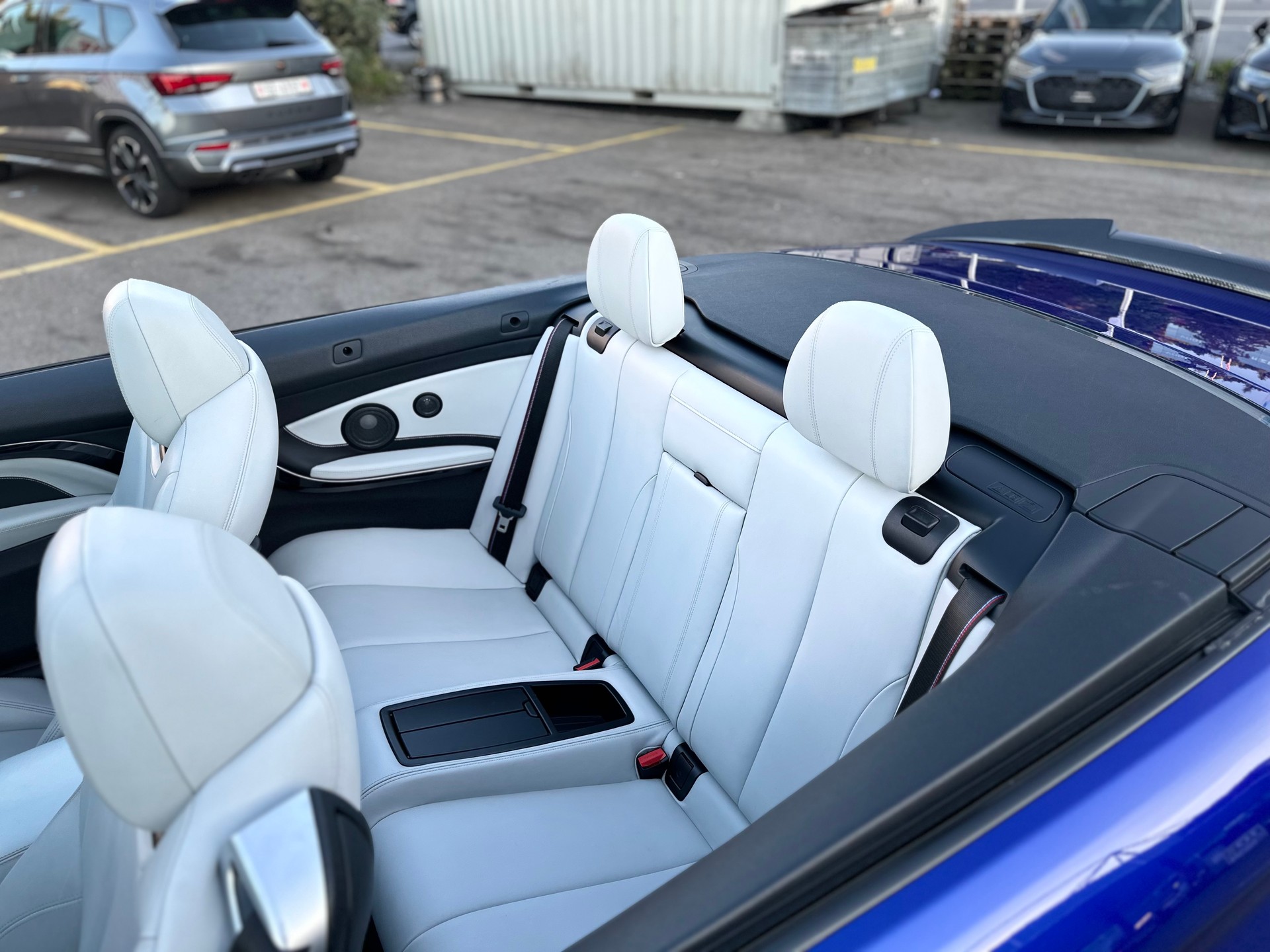 BMW M4 Cabriolet Drivelogic M Competition ° Einzelstück ° San Marino Blau ° Innen Weiss °-image-22
