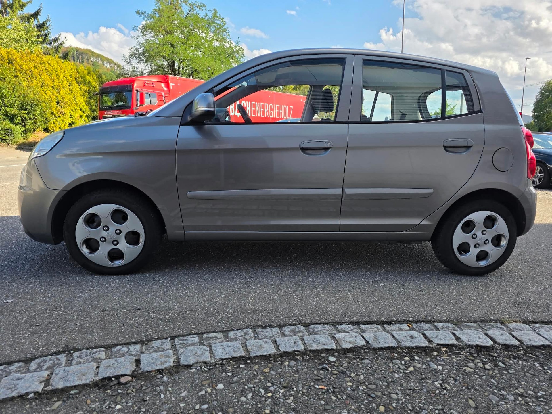 KIA Picanto 1.1 Trend-image-12