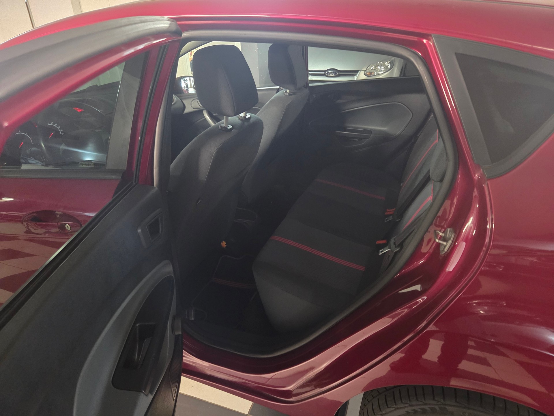 FORD Fiesta 1.25 16V Ambiente-image-9