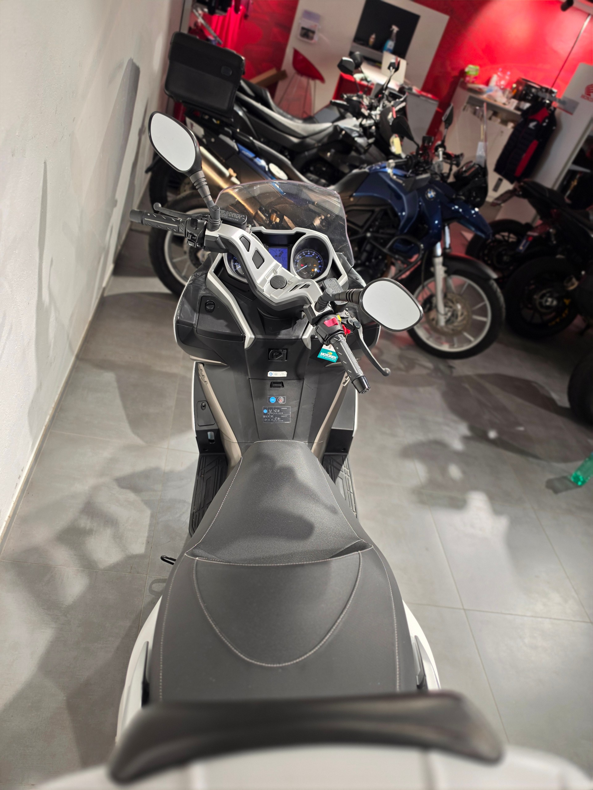 KAWASAKI J 300 ABS-image-7