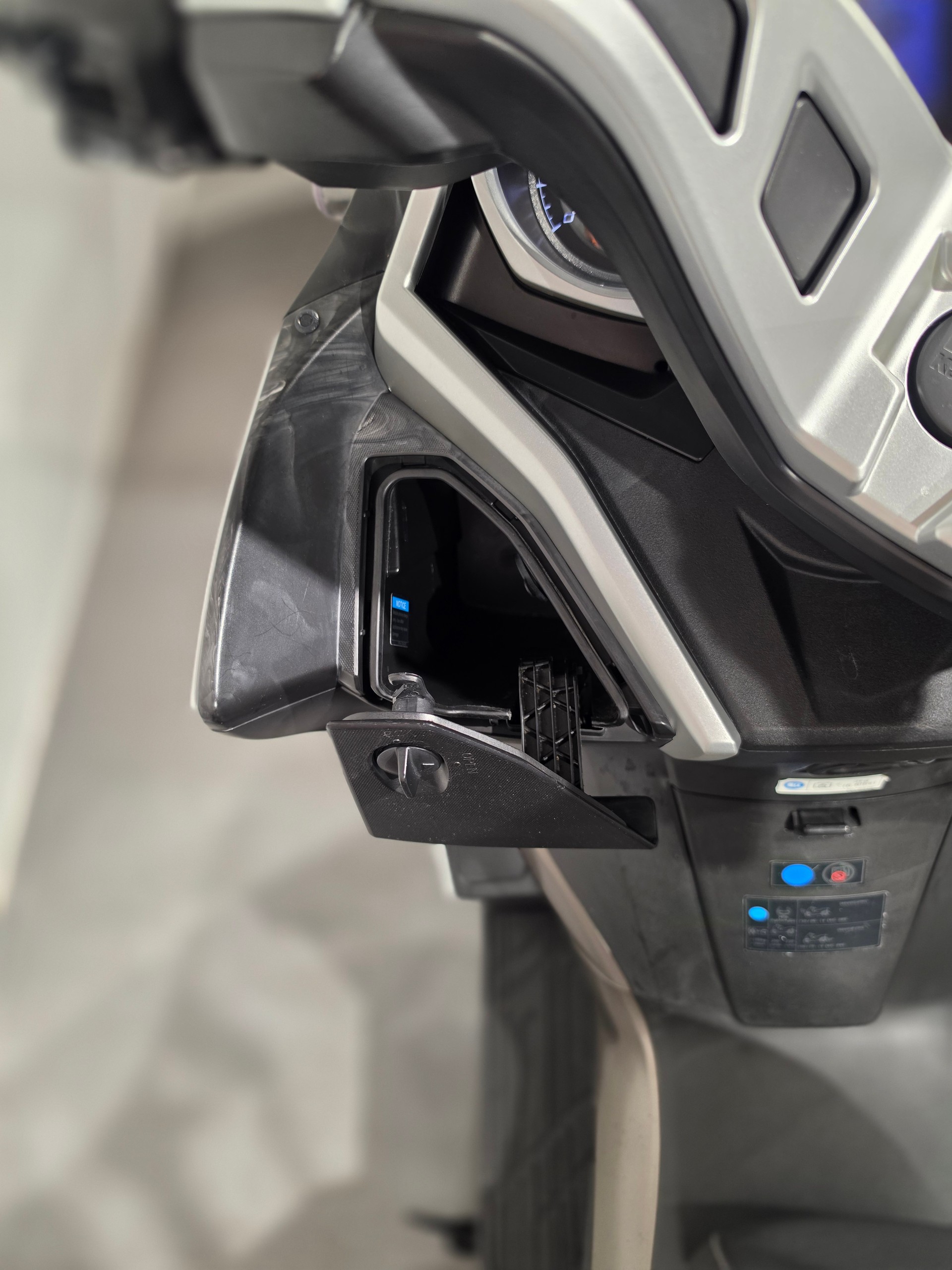 KAWASAKI J 300 ABS-image-8