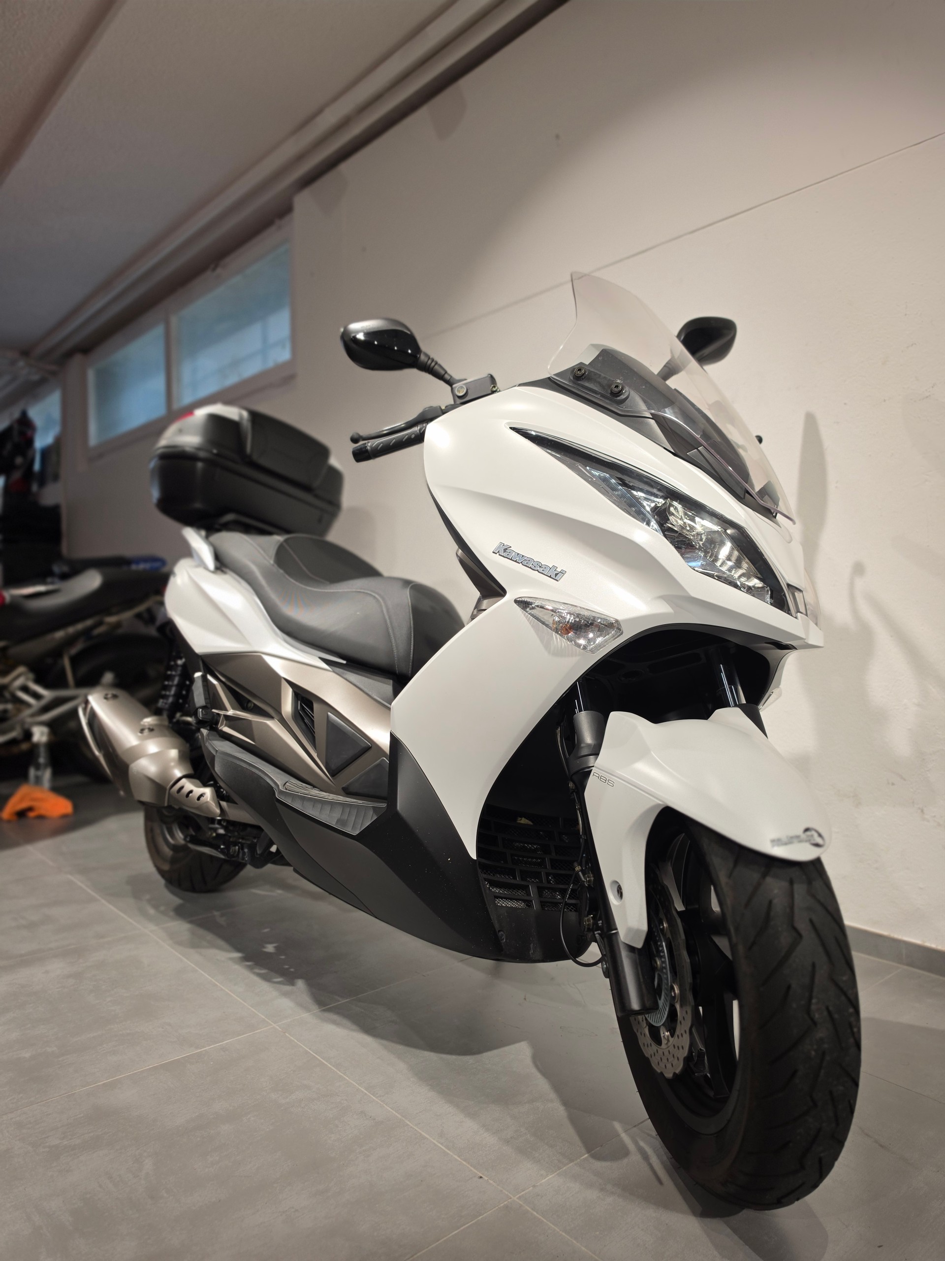 KAWASAKI J 300 ABS-image-1