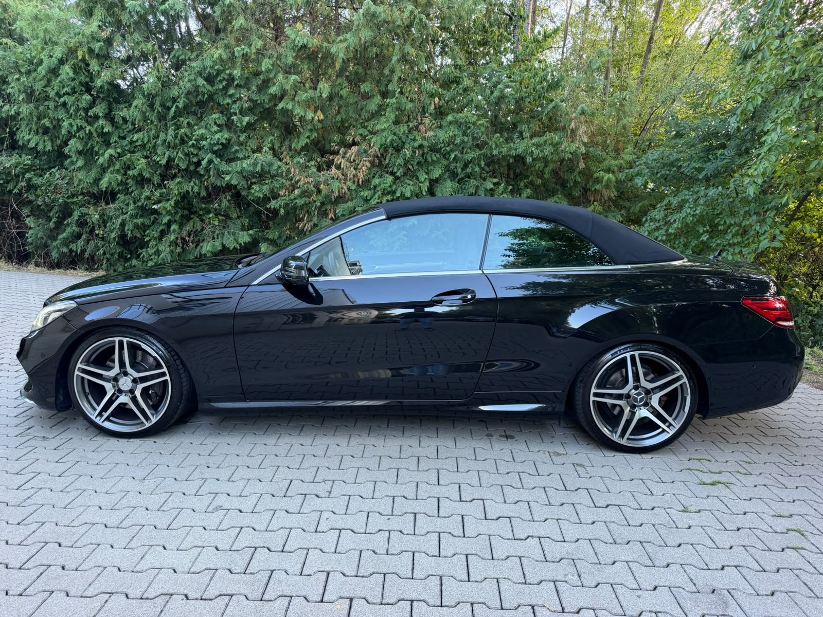 MERCEDES-BENZ E 400 AMG Line 7G-Tronic-showroom-element-2