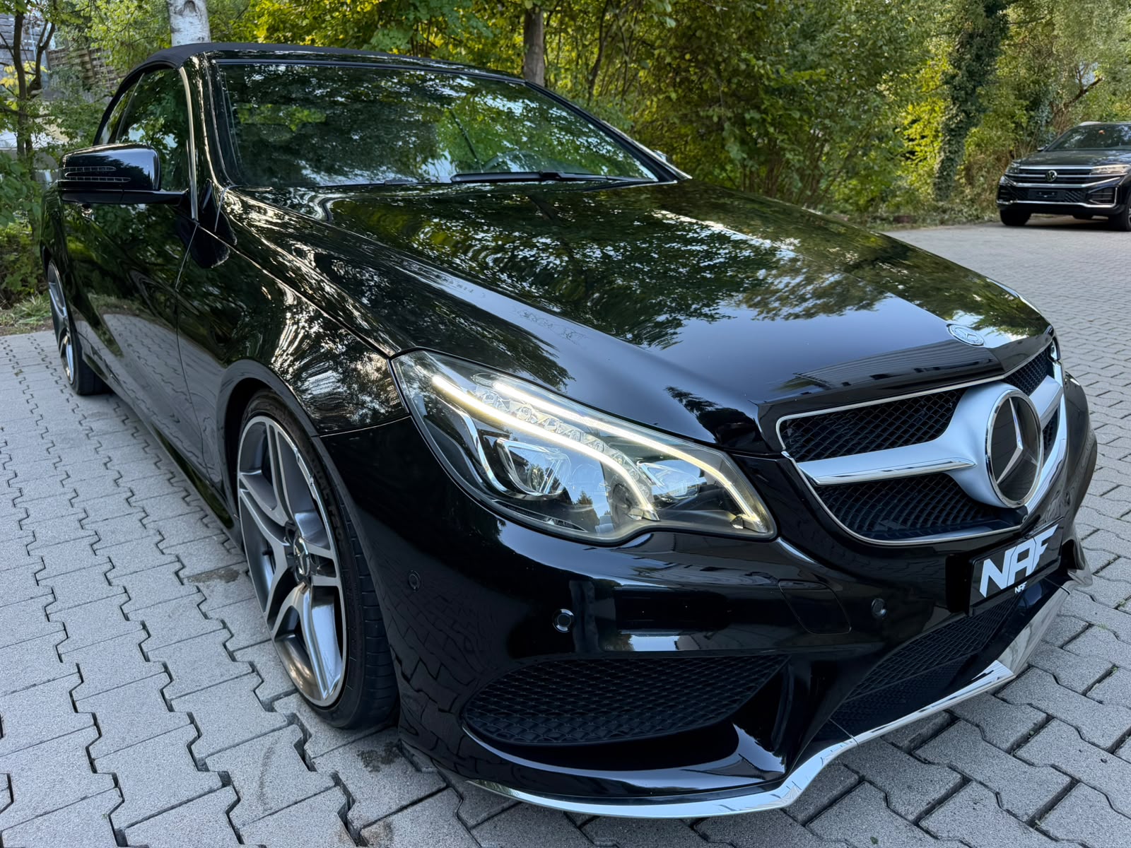 MERCEDES-BENZ E 400 AMG Line 7G-Tronic-image-8