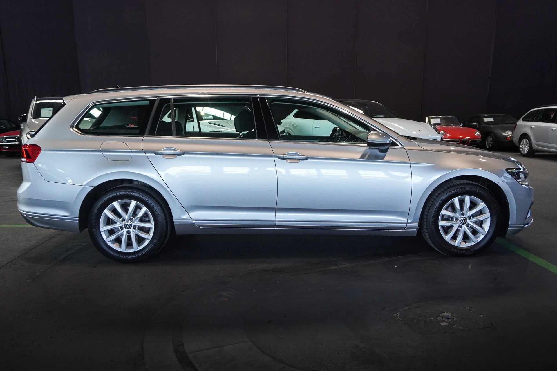 VW Passat 2.0 TDI BMT Business-showroom-element-2