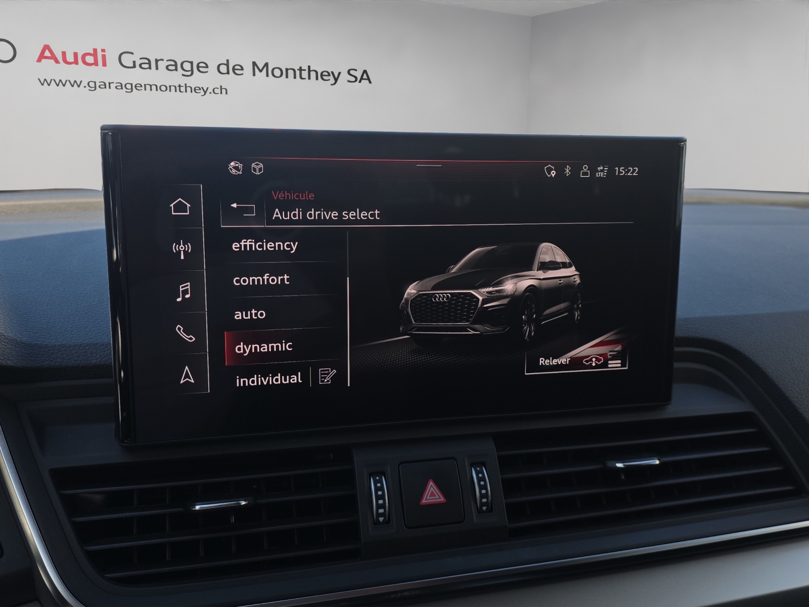AUDI Q5 Sportback 40 TDI Blackedition quattro S-tronic-image-12