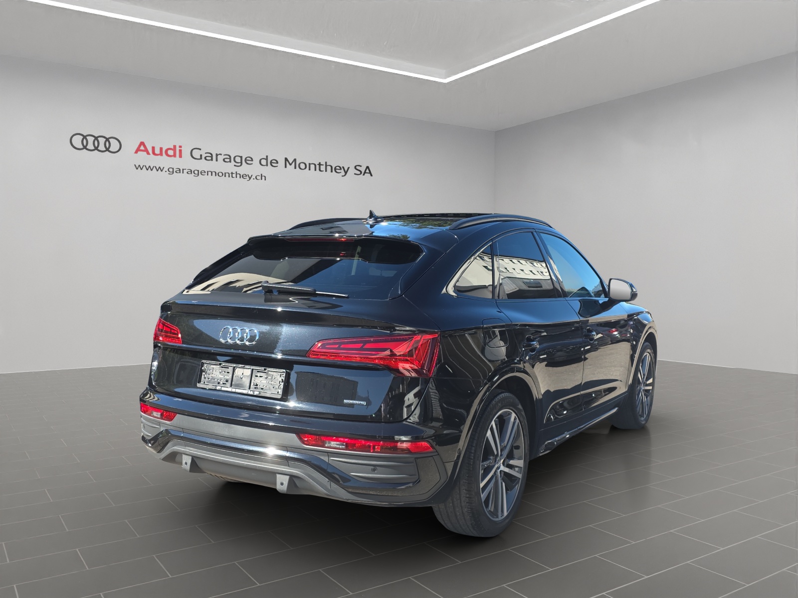 AUDI Q5 Sportback 40 TDI Blackedition quattro S-tronic-image-3
