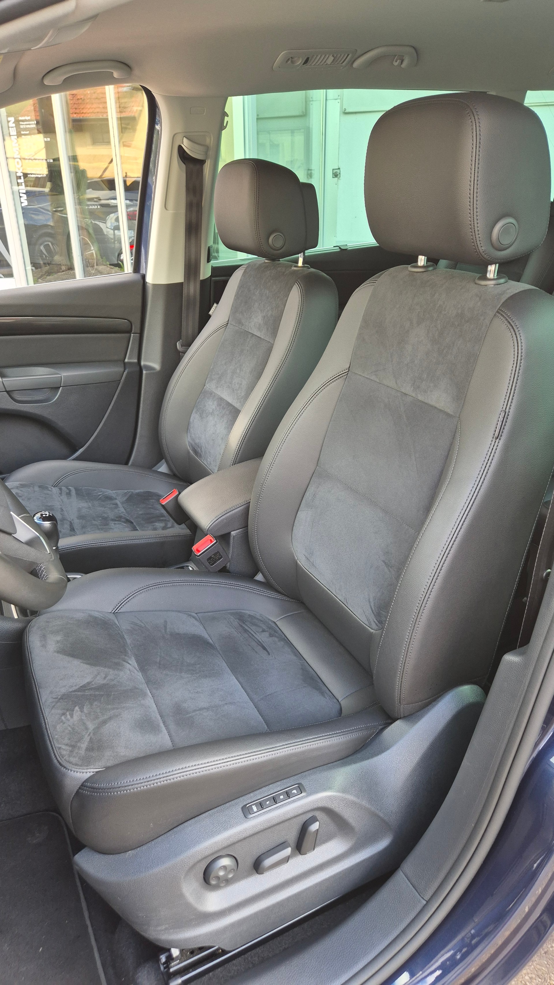 SEAT Alhambra 2.0TDI Edition 4x4 - Vollausstattung-image-15