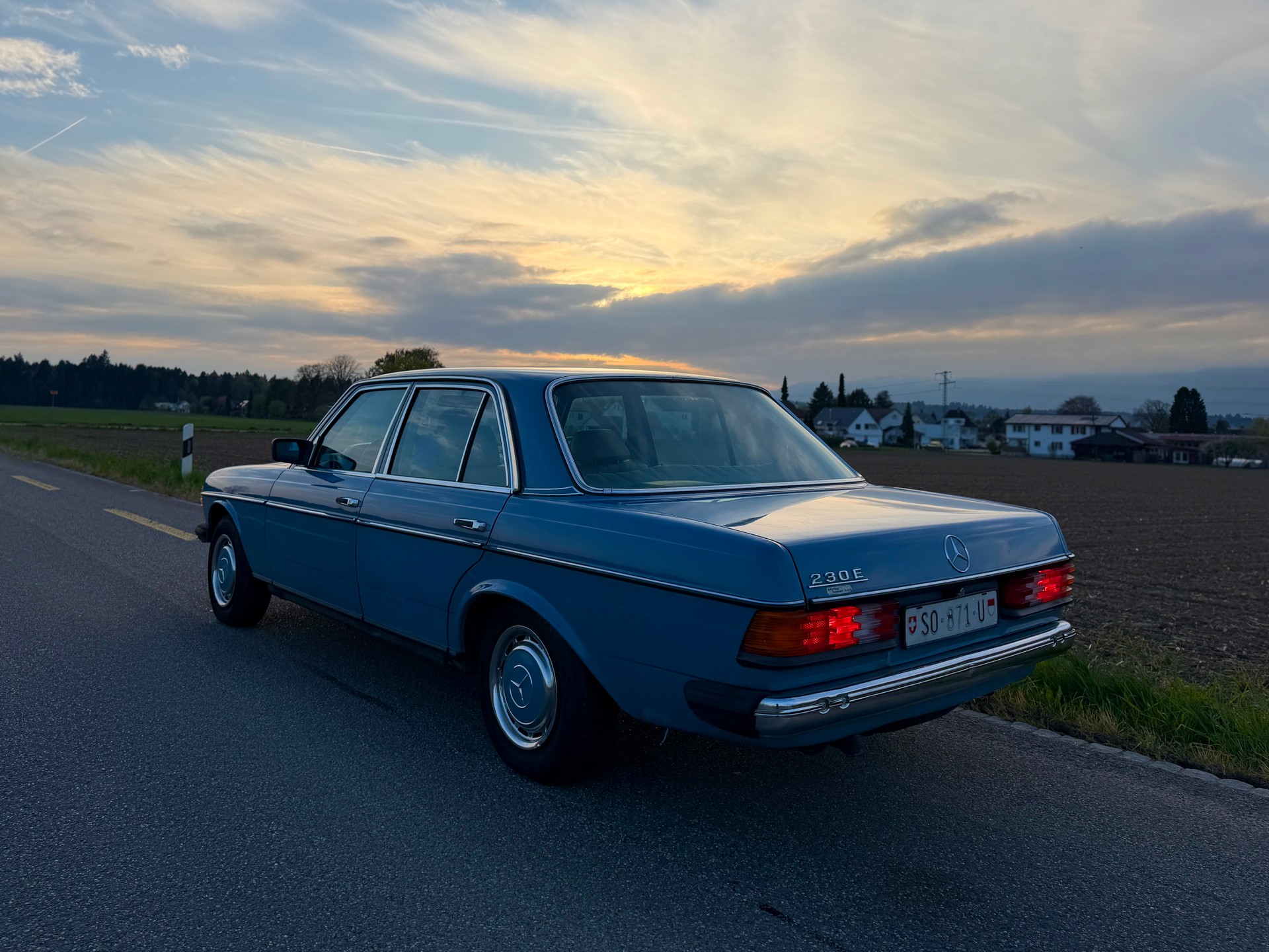 MERCEDES-BENZ 230 E *frisch ab MFK und Service*-showroom-element-1