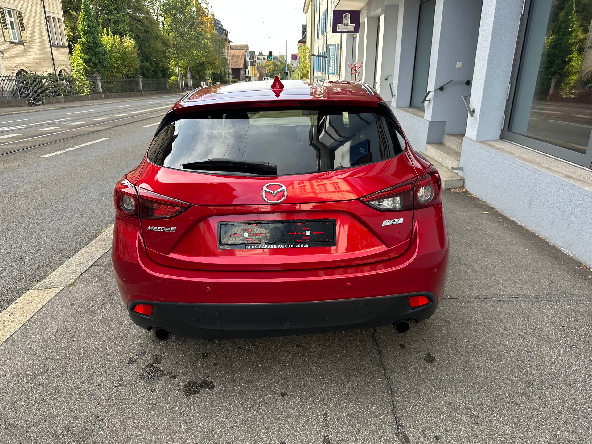 MAZDA 3 2.0 16V Revolution-showroom-element-3