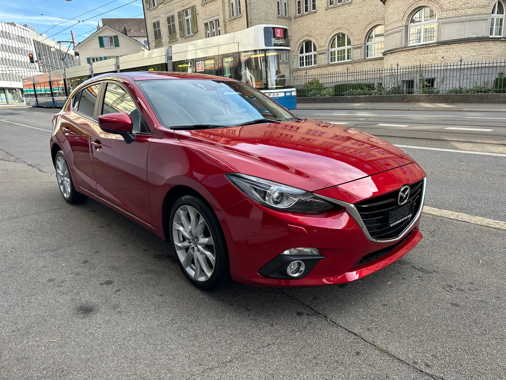 MAZDA 3 2.0 16V Revolution-showroom-element-1