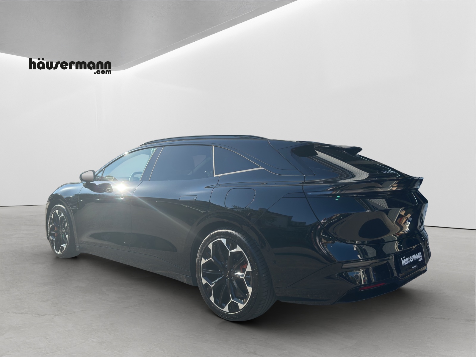 ZEEKR 7GT Privilege Launch Edition AWD-showroom-element-3