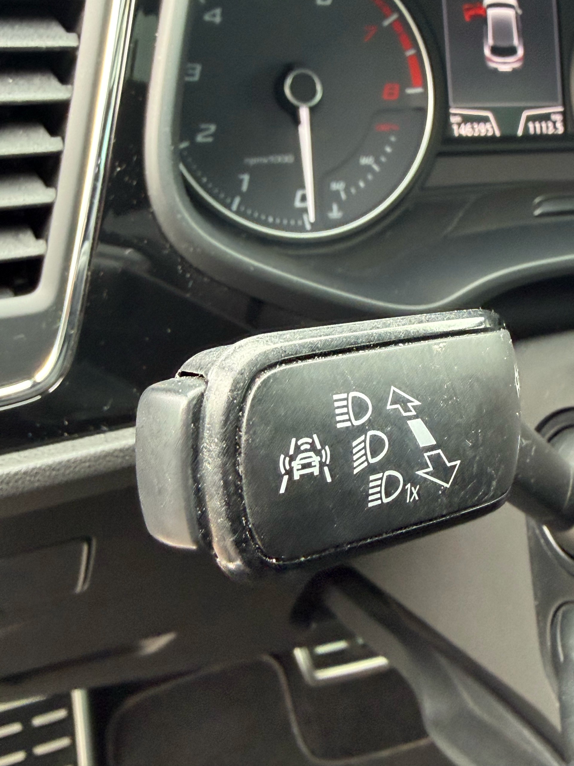 SEAT Leon 2.0 TSI Cupra 300 DSG-image-17