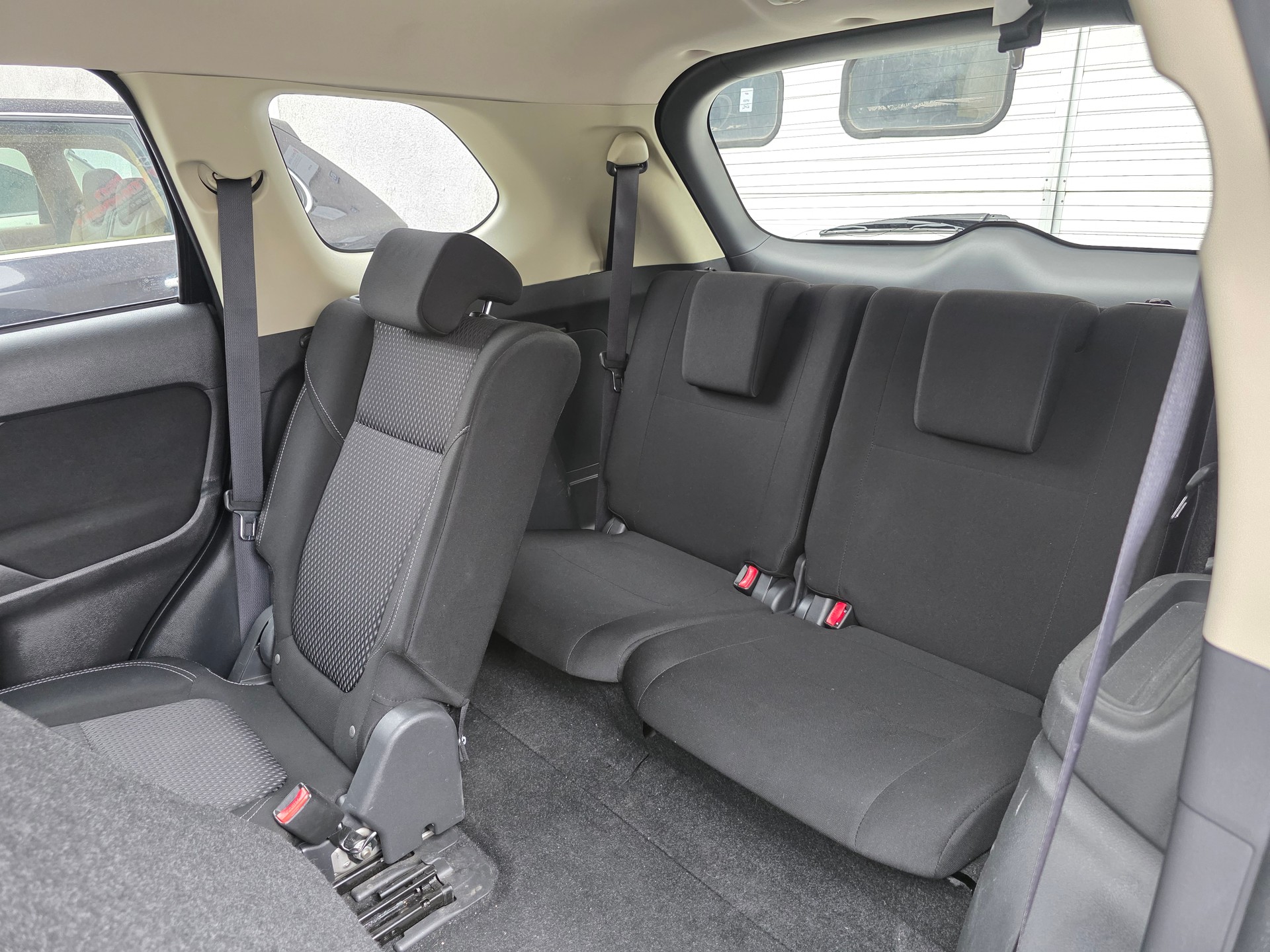 MITSUBISHI Outlander 2.0 Style 4WD CVT-image-13