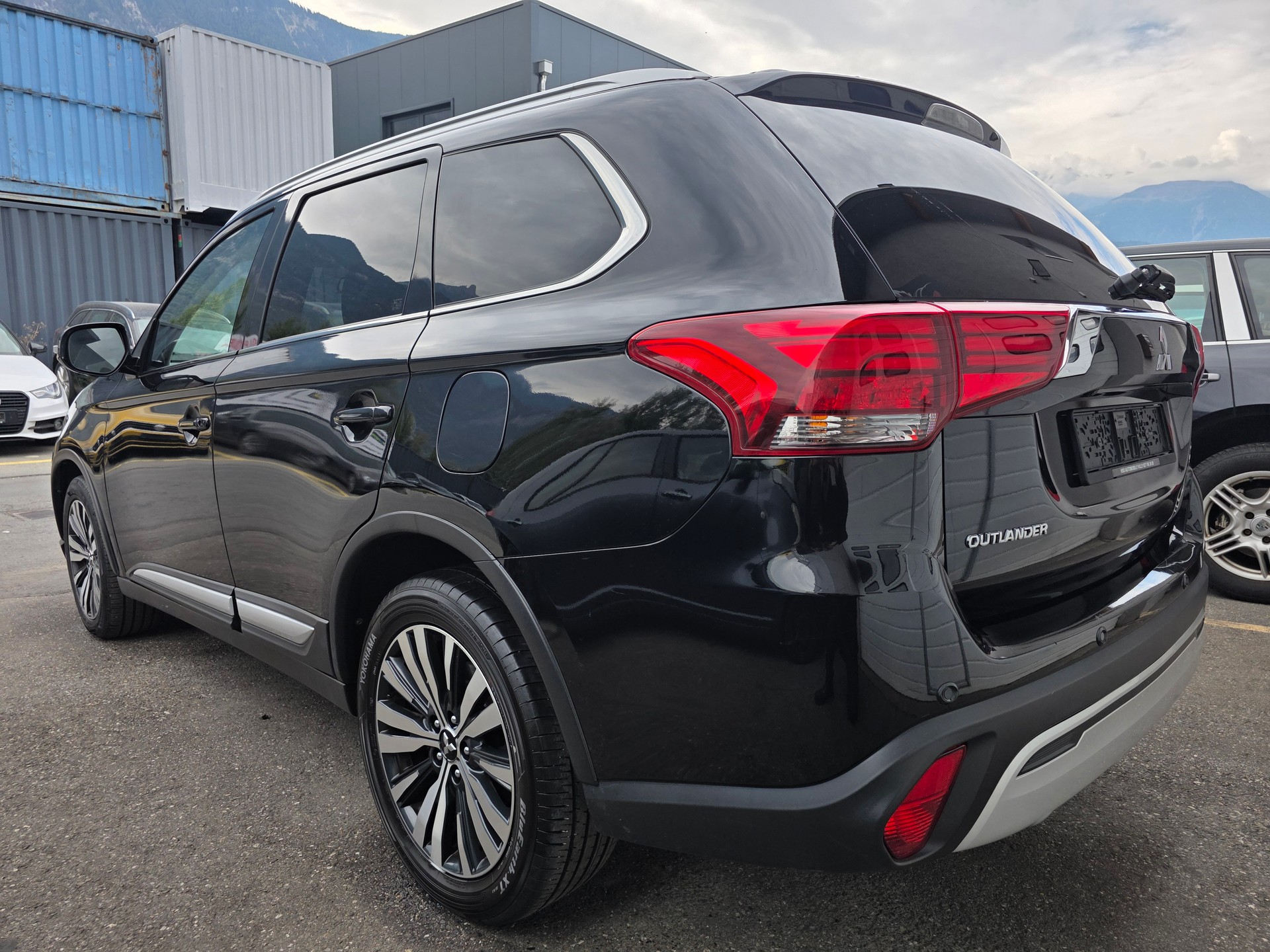 MITSUBISHI Outlander 2.0 Style 4WD CVT-showroom-element-2