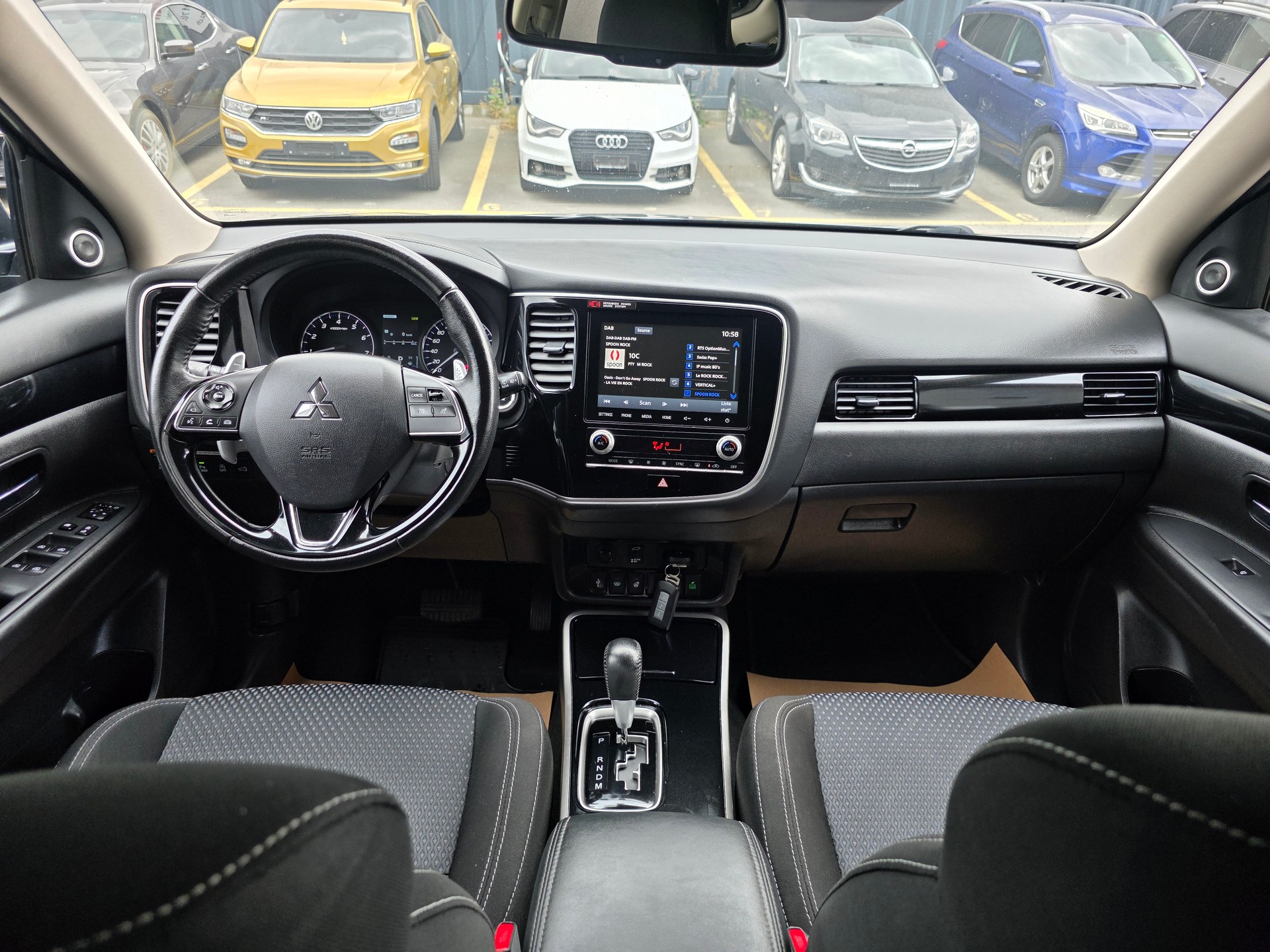 MITSUBISHI Outlander 2.0 Style 4WD CVT-image-7
