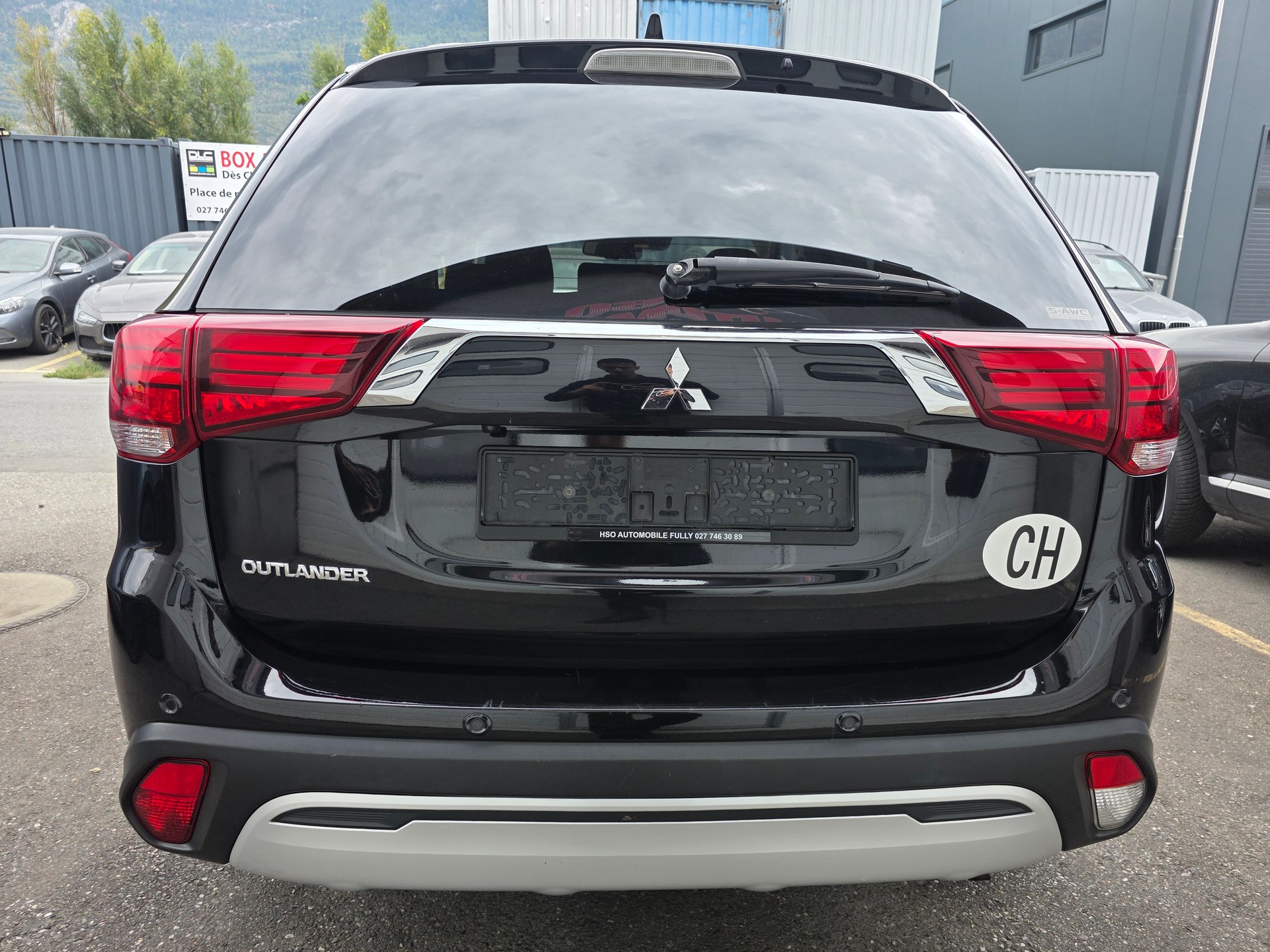 MITSUBISHI Outlander 2.0 Style 4WD CVT-showroom-element-3