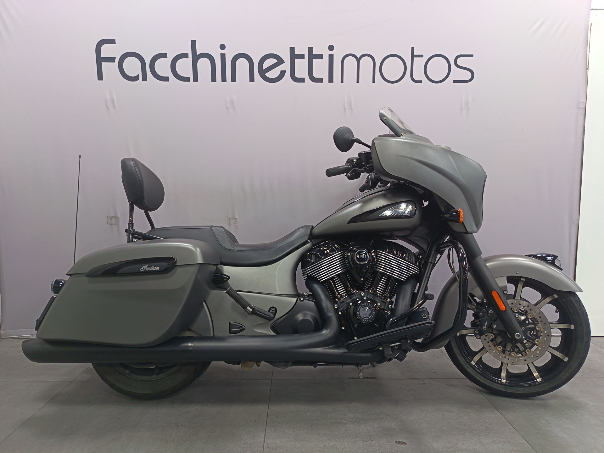 INDIAN Chieftain Dark Horse - leasing à 259 chf-image-0
