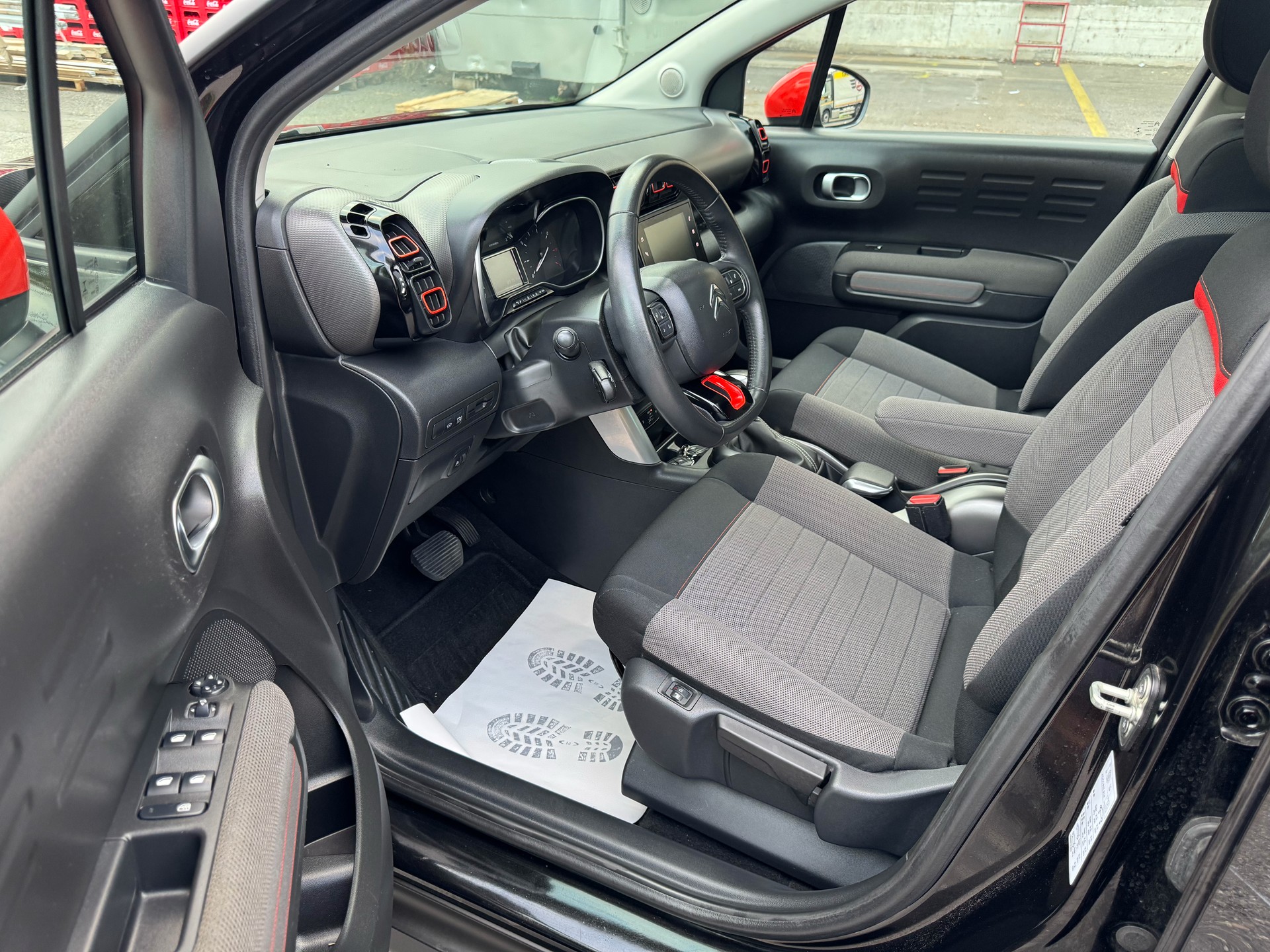 CITROEN C3 Aircross 1.2i PureTech Shine EAT-image-13