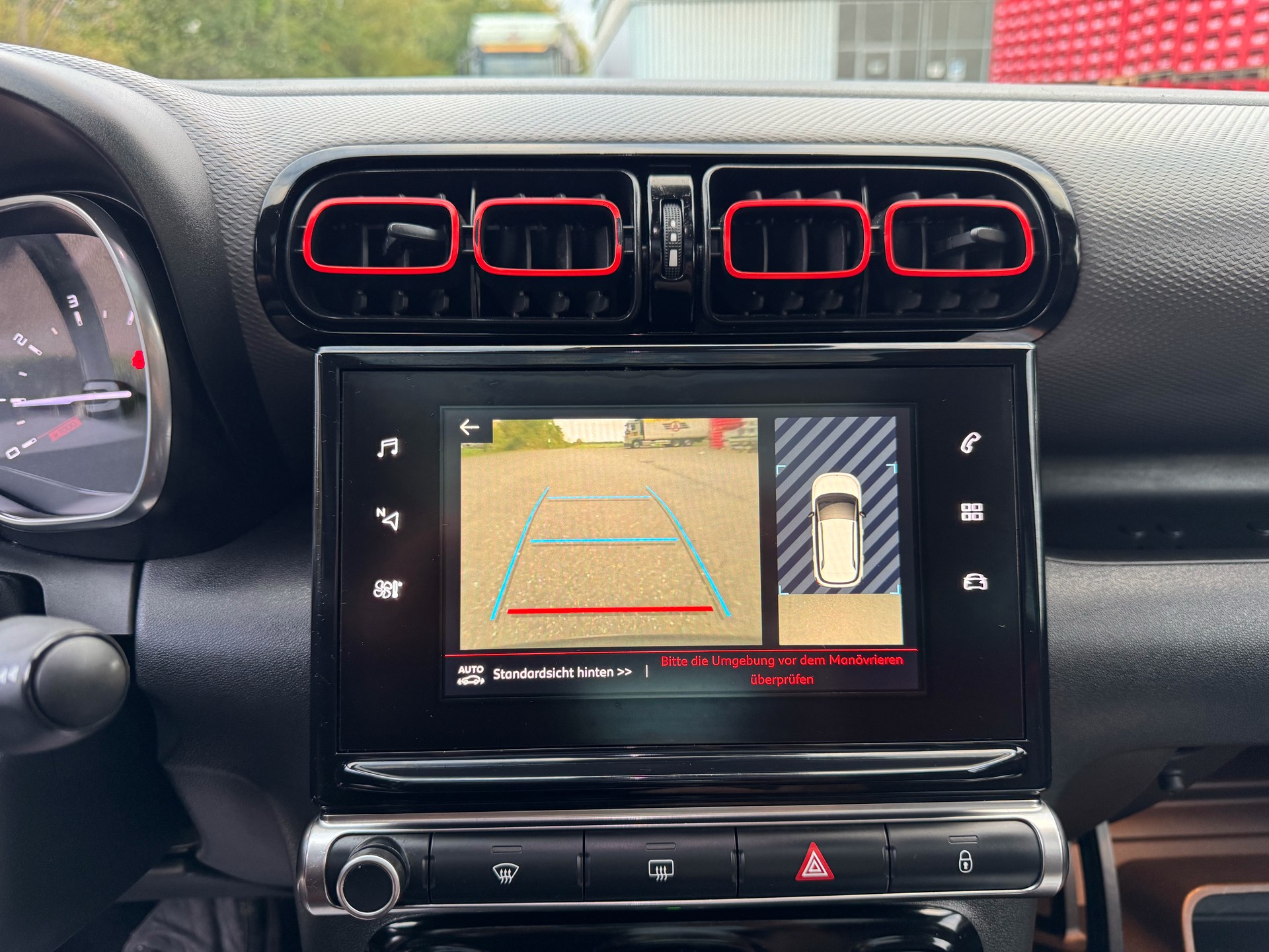 CITROEN C3 Aircross 1.2i PureTech Shine EAT-image-26