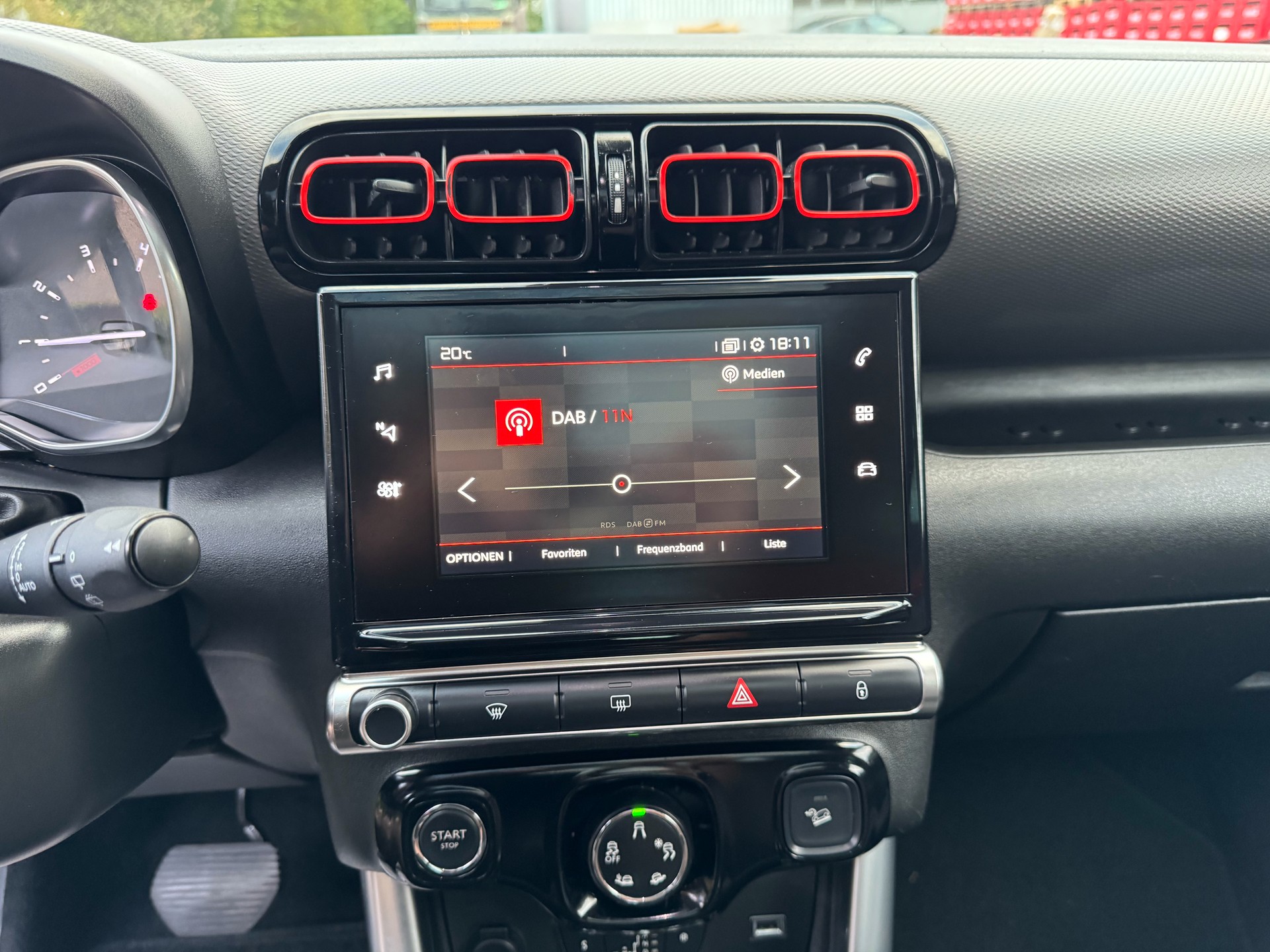 CITROEN C3 Aircross 1.2i PureTech Shine EAT-image-24