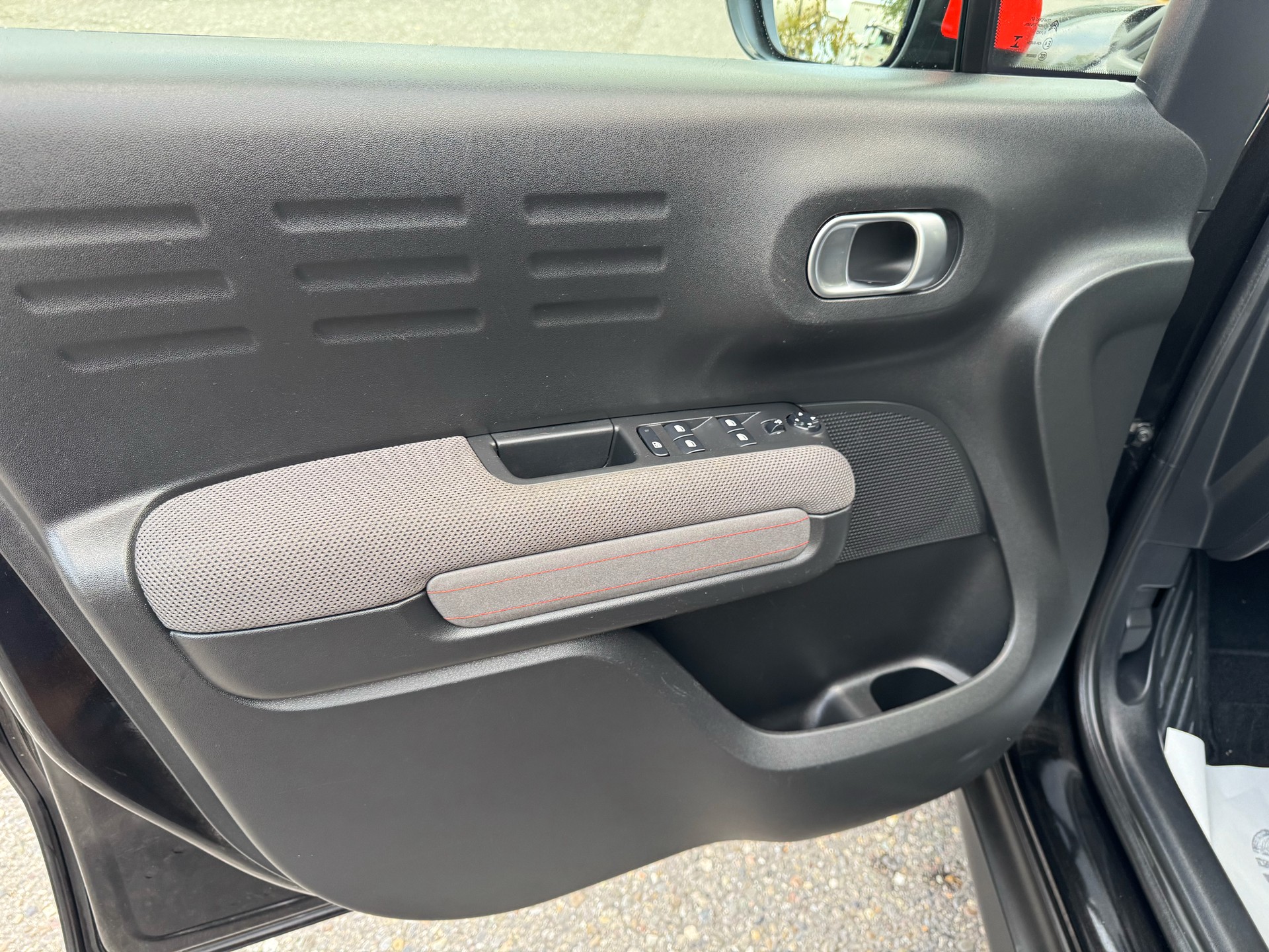 CITROEN C3 Aircross 1.2i PureTech Shine EAT-image-14