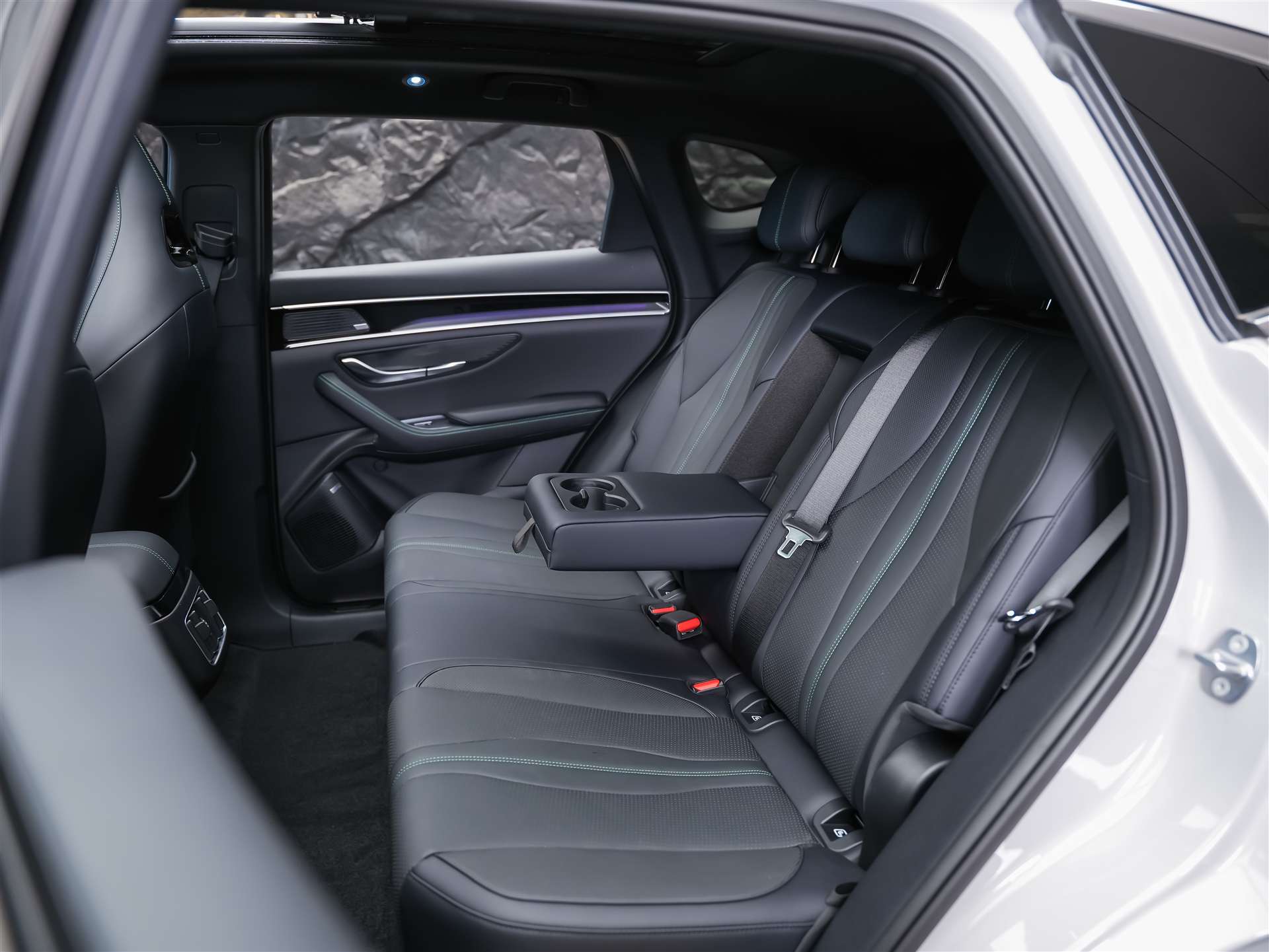 BYD Seal U DM-i Boost *Werksgarantie*Panorama*Sitzbelüftung*360° Kamera*-image-14