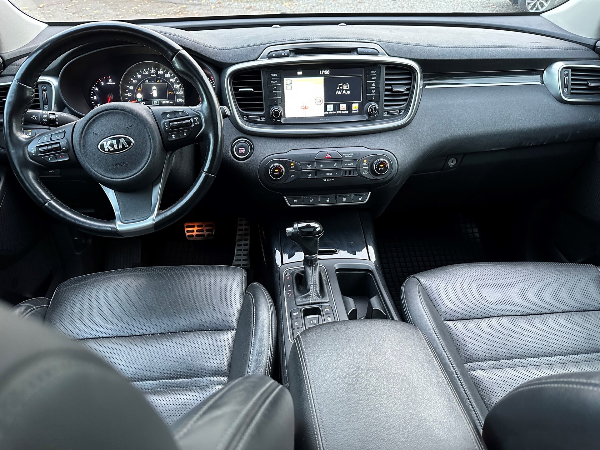 KIA Sorento 2.2 CRDI Style 5P. Automatic-image-9