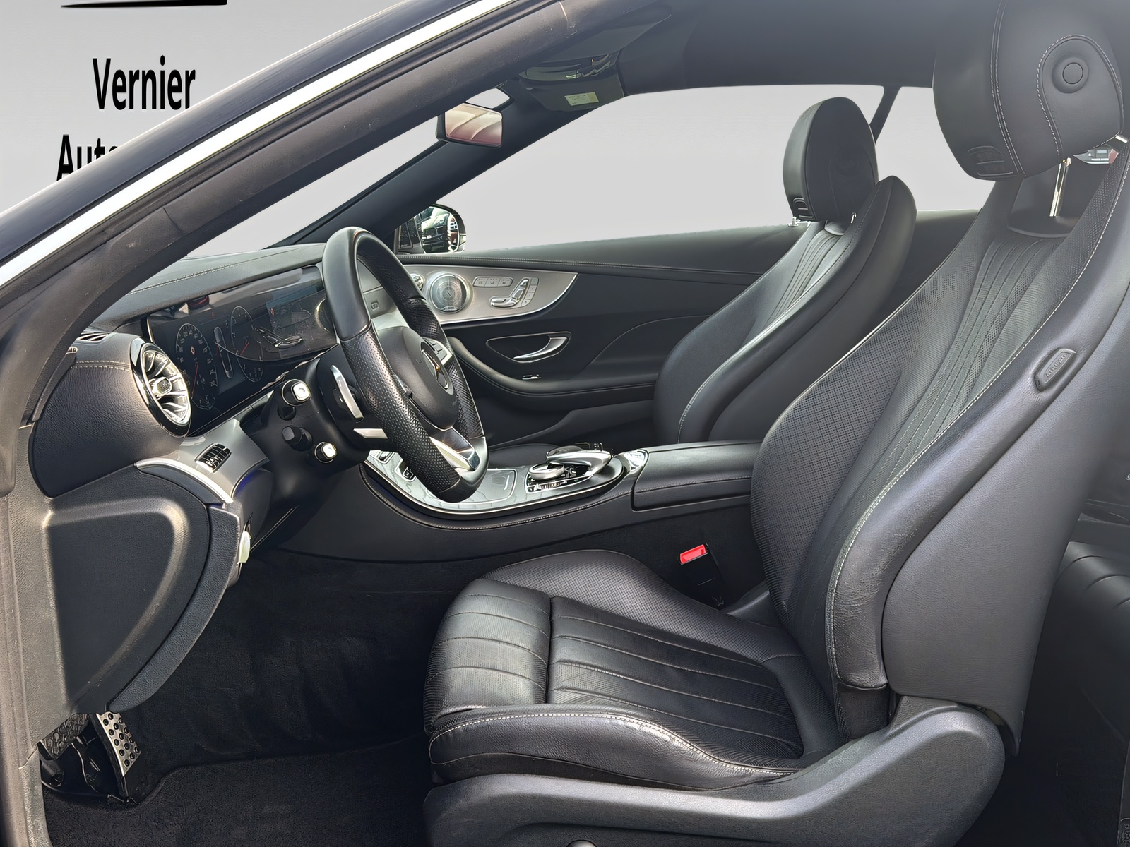 MERCEDES-BENZ E 300 Cabriolet AMG Line 9G-Tronic-image-9
